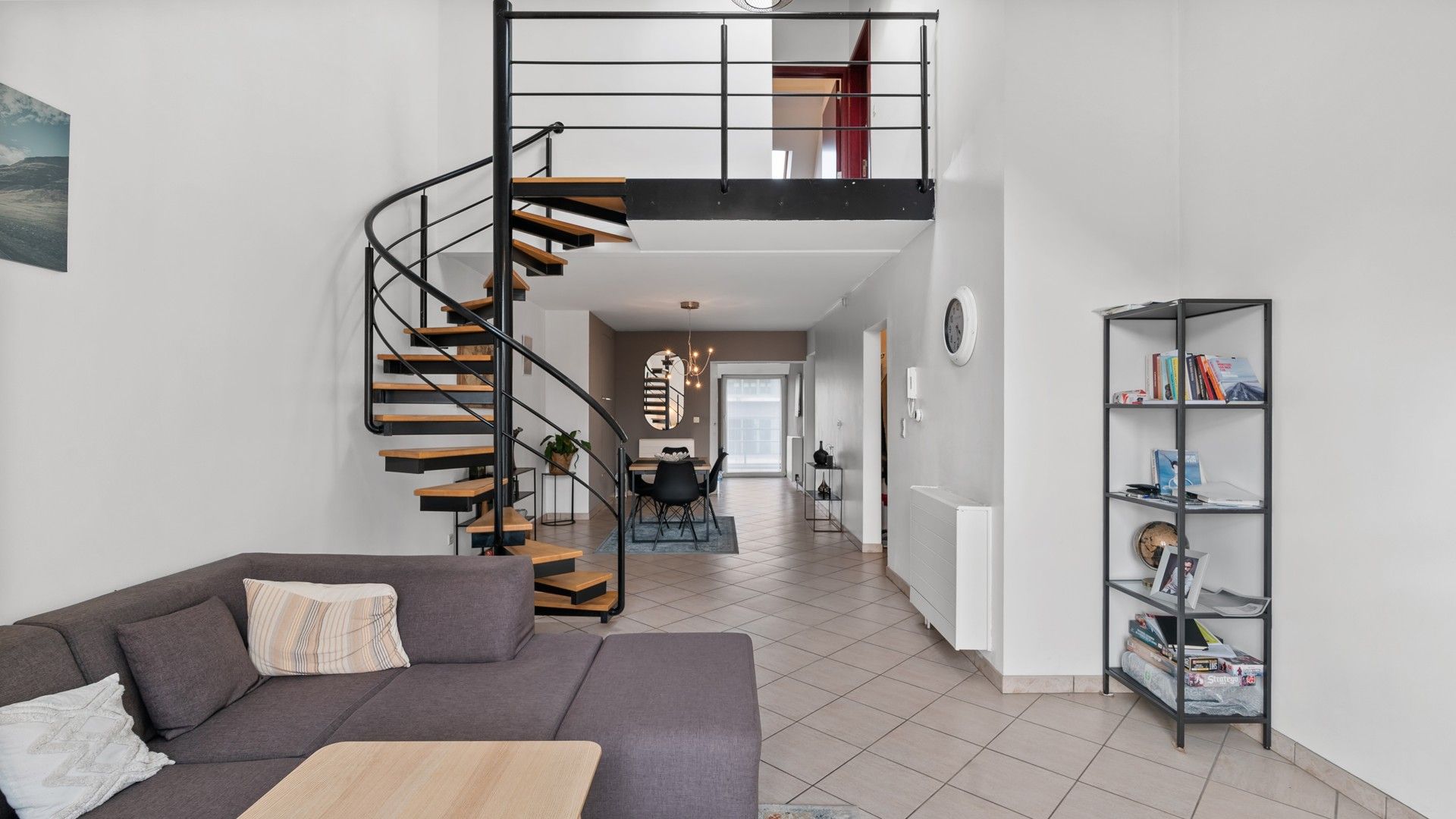 Instapklaar appartement met 2 slpkrs in Genk centrum foto 4
