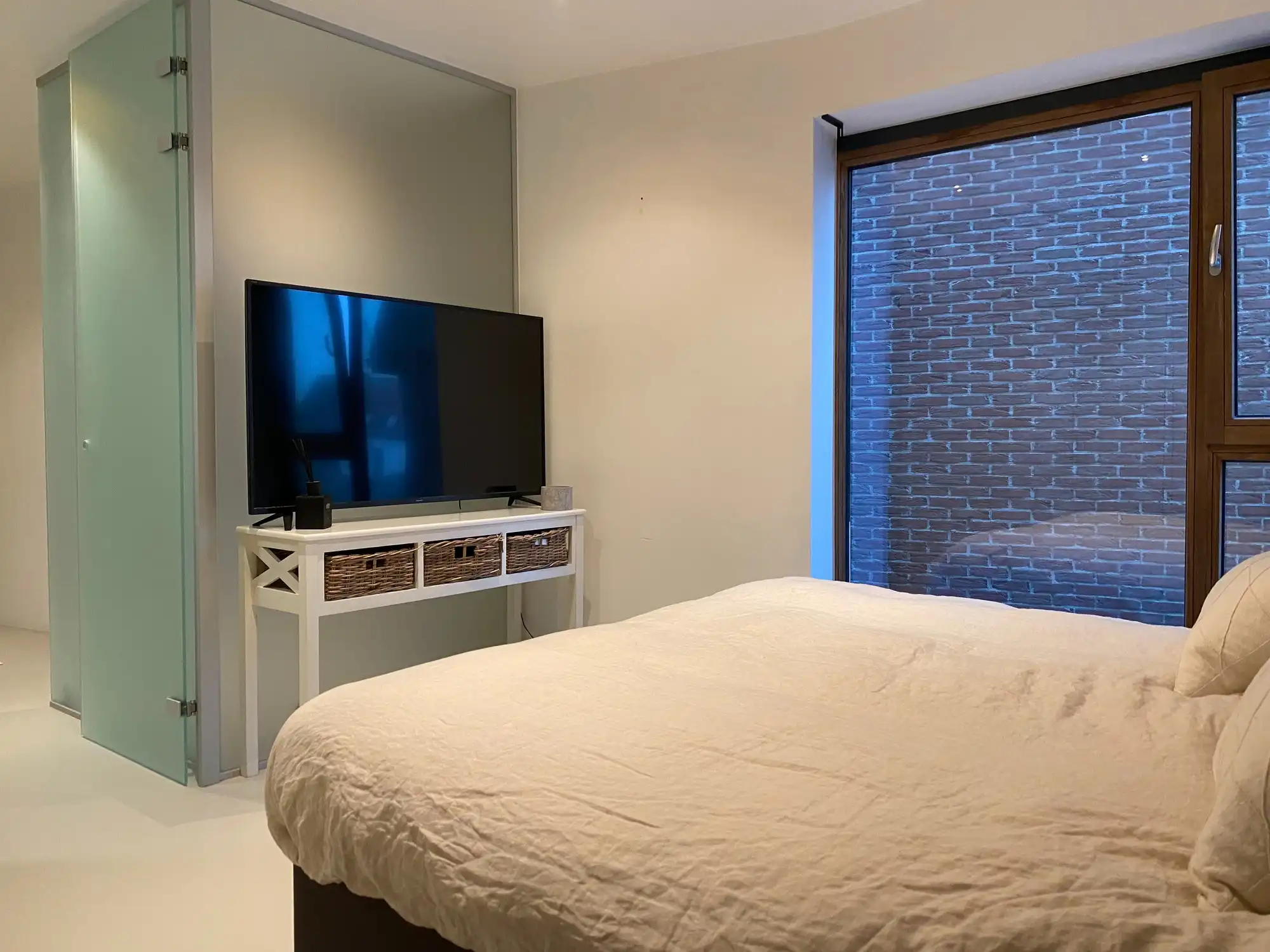 Recent geschilderd appartement in centrum | Henri Lebbestraat foto 8