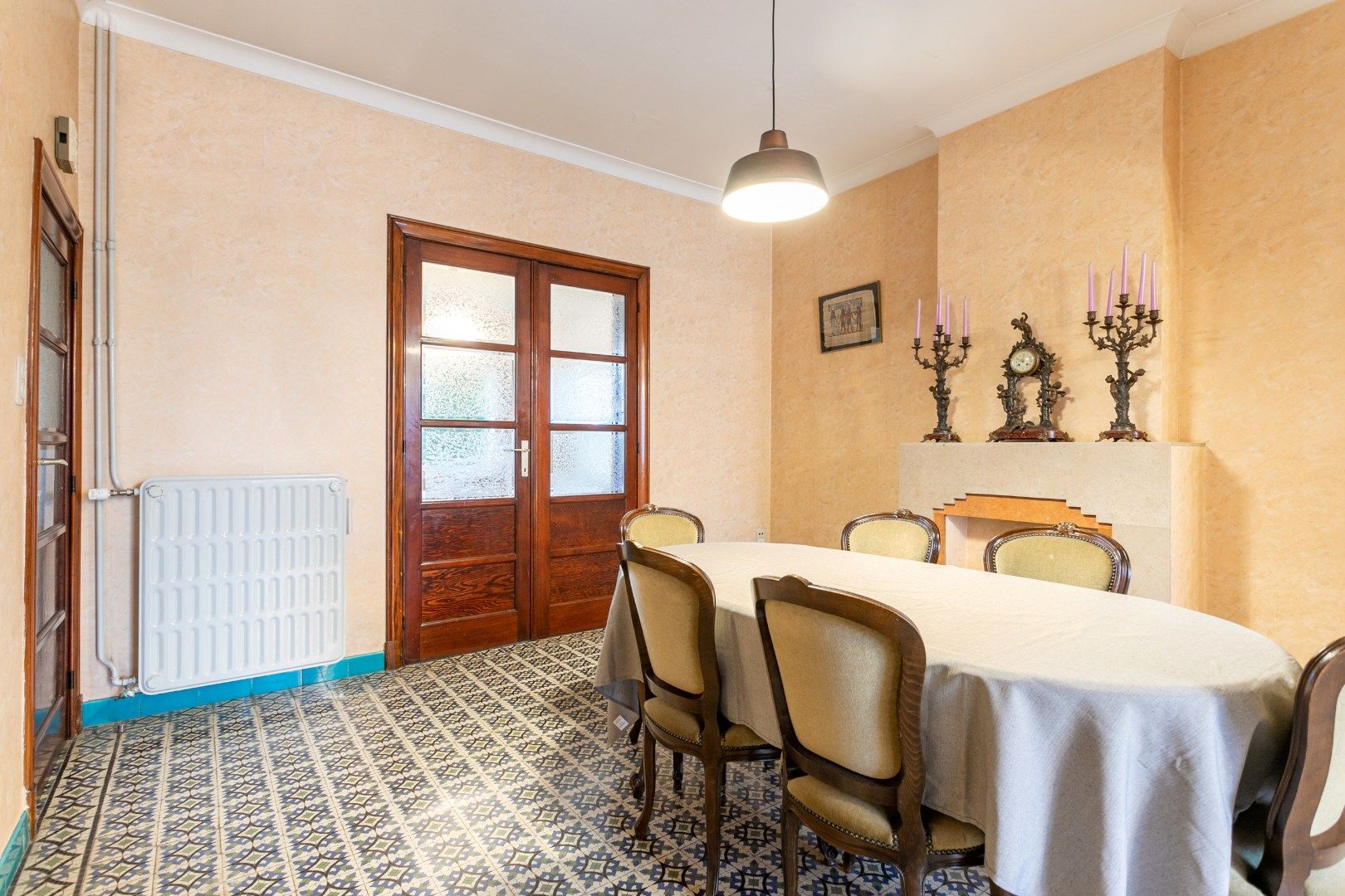 Karaktervolle woonst met 5 slaapkamers, ruim perceel en mogelijkheden voor vrij beroep foto 4