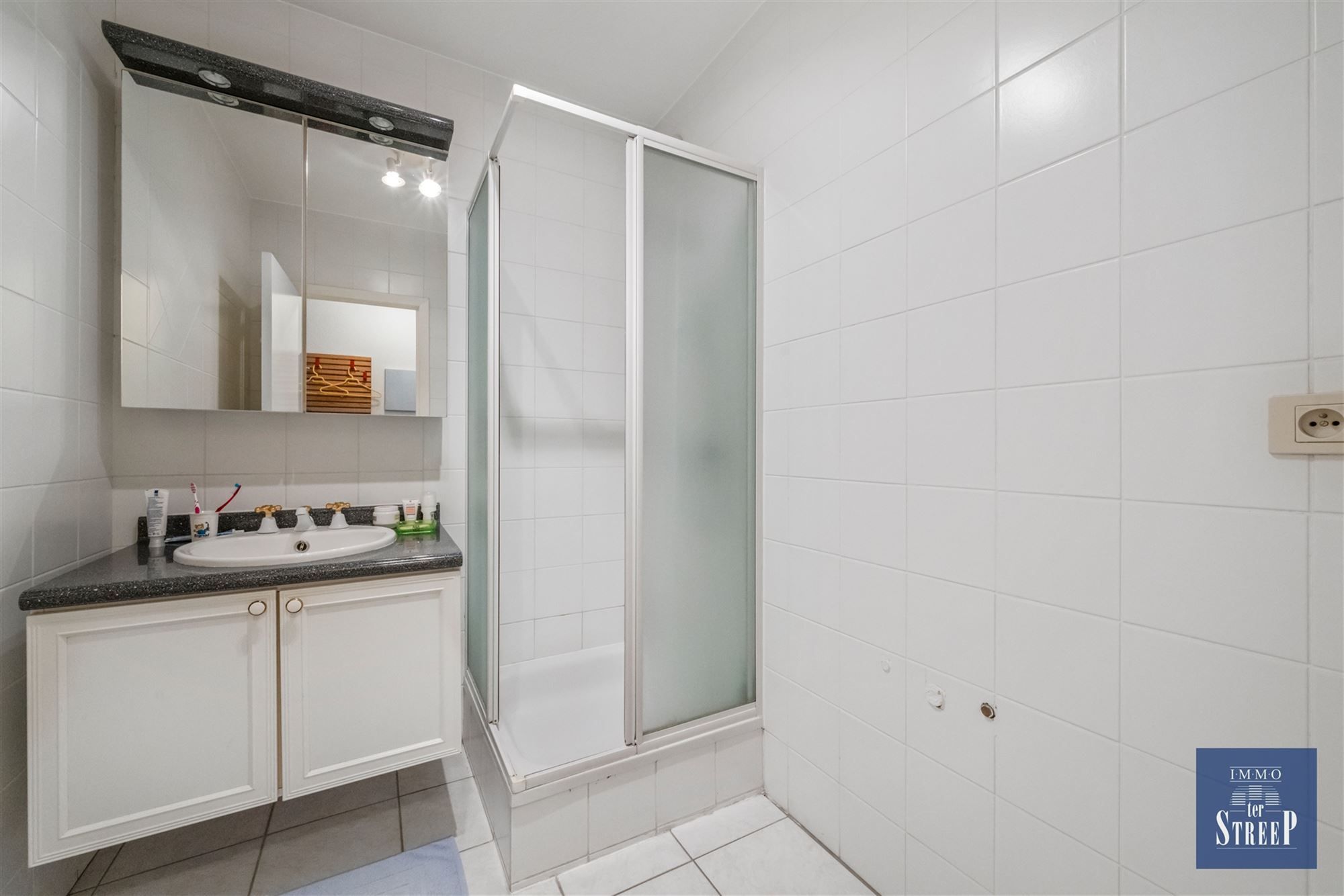 Appartement met 2 slaapkamers op de zeedijk foto 13