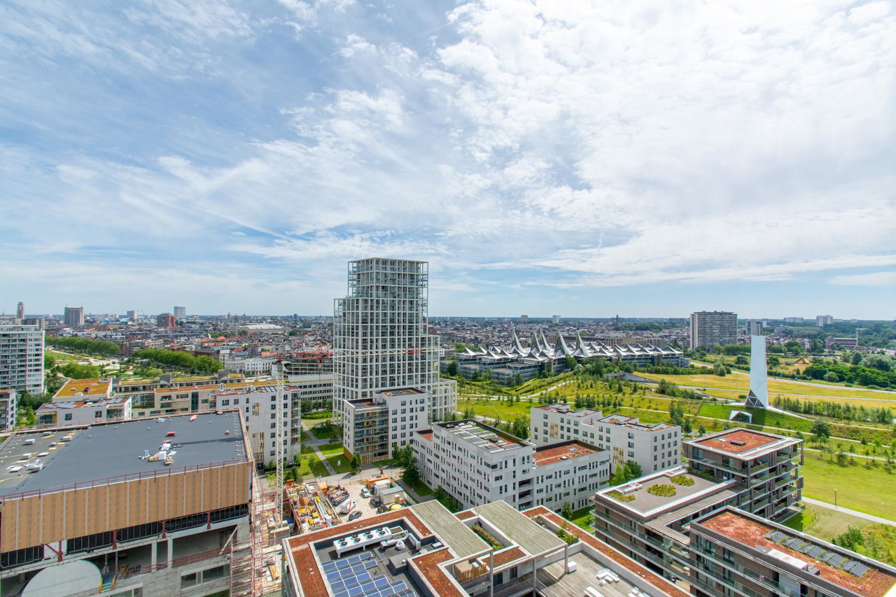 Prachtig 2-kamer app. met prachtig zicht over park en stad foto {{pictureIndex}}