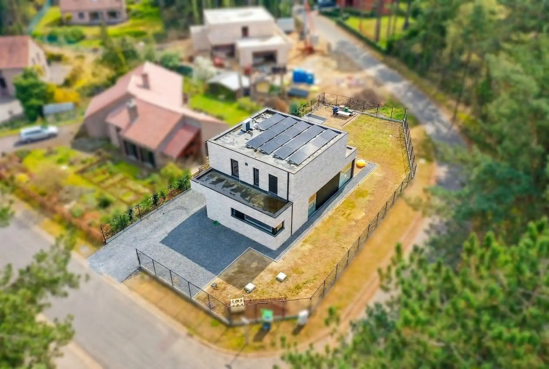 Stijlvolle en instapklare vrijstaande woning op een doodlopende straat  foto 36