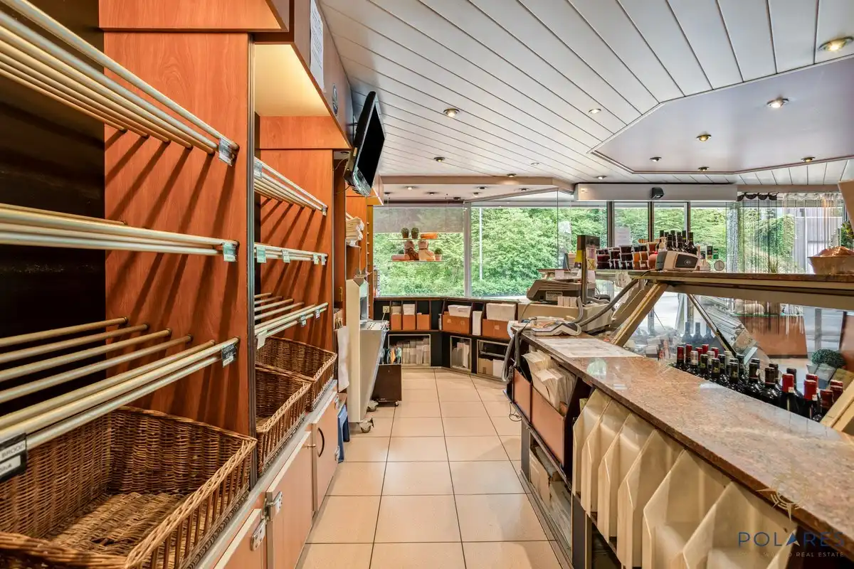 handelspand met ruime woning foto 11