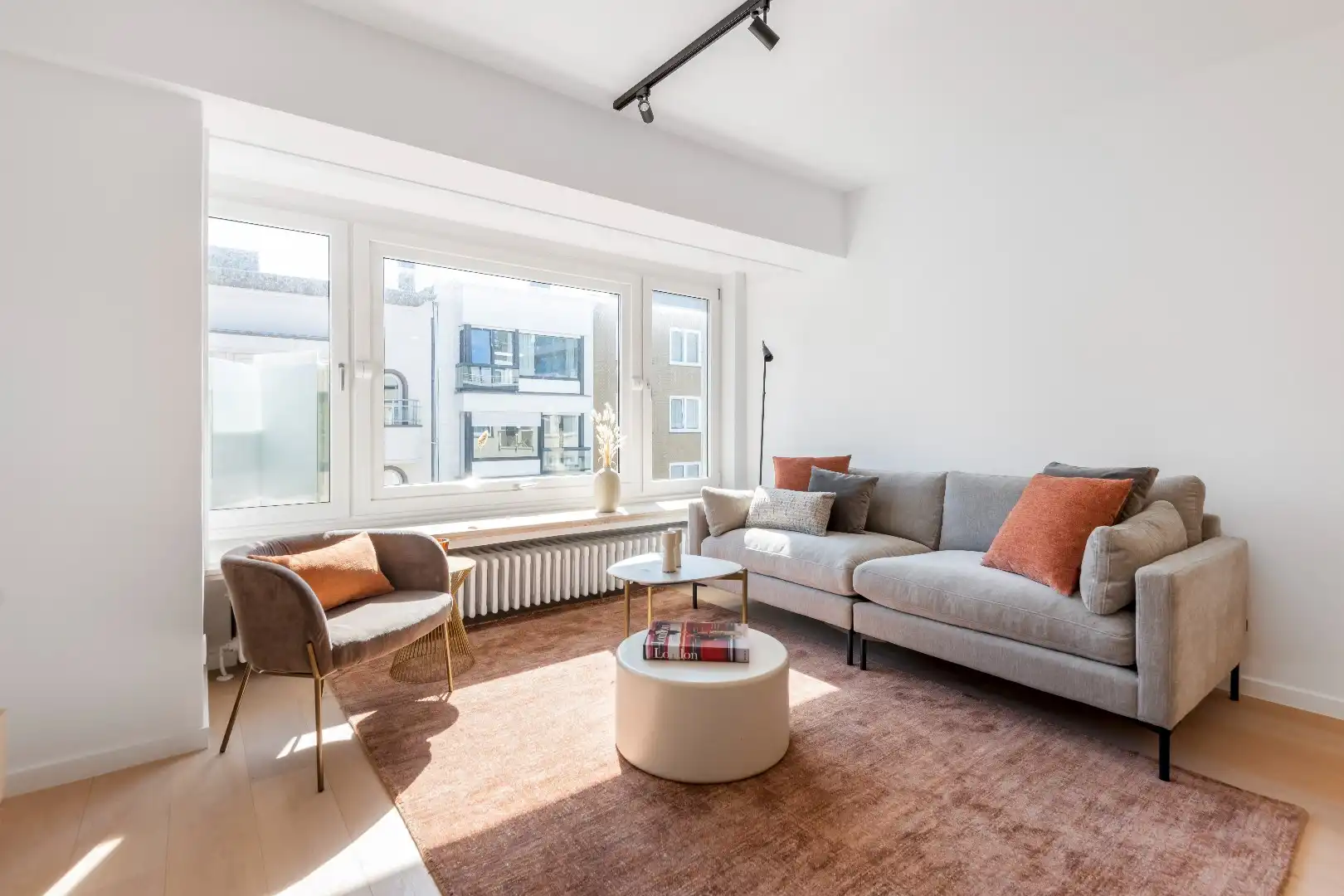 Gerenoveerd appartement met zuid-west oriëntatie gelegen vlakbij de Zeedijk en de Dumortierlaan foto {{pictureIndex}}