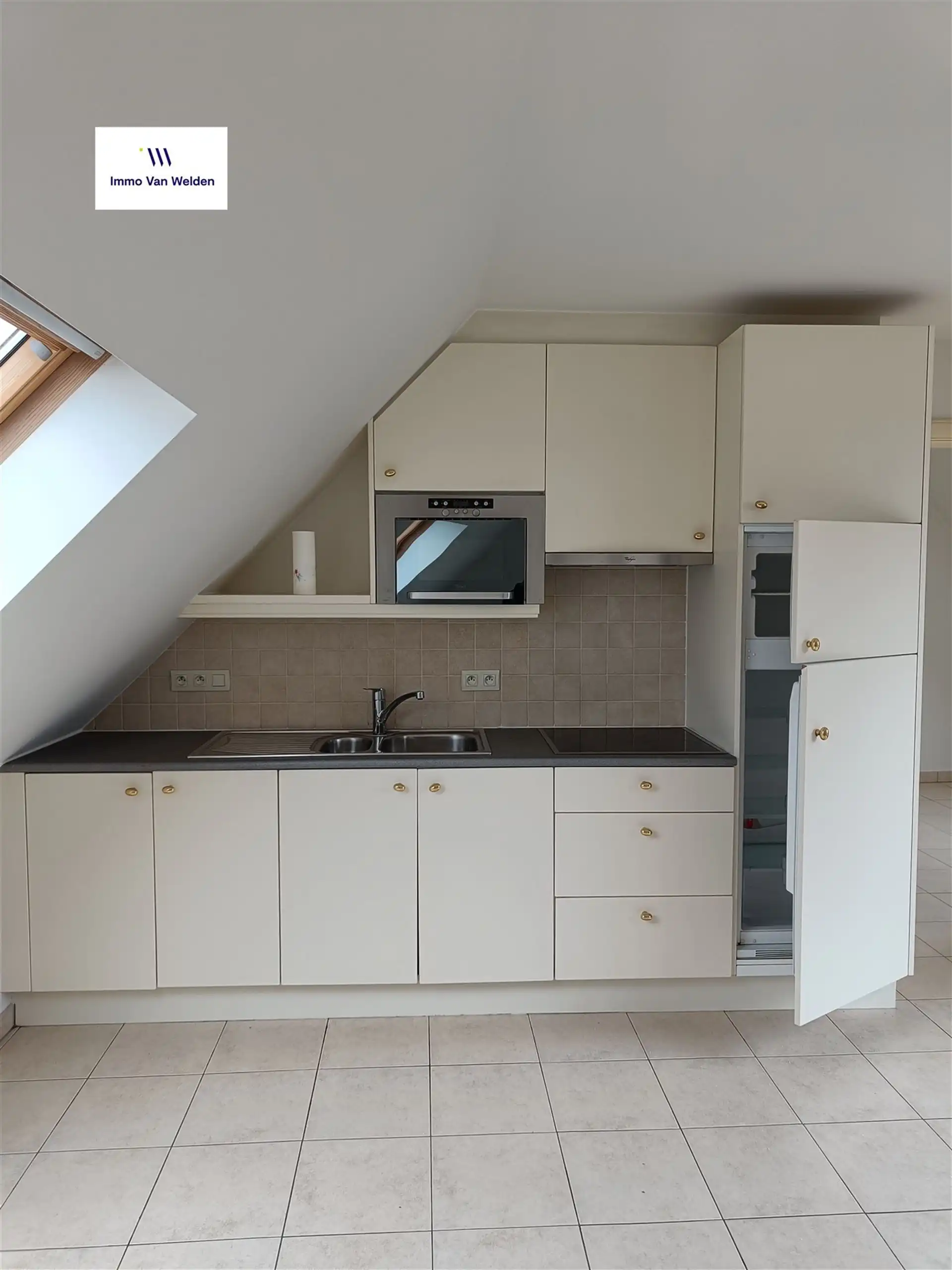 Appartement op vierde verdieping nabij centrum Oudenaarde met zonnig terras foto 7