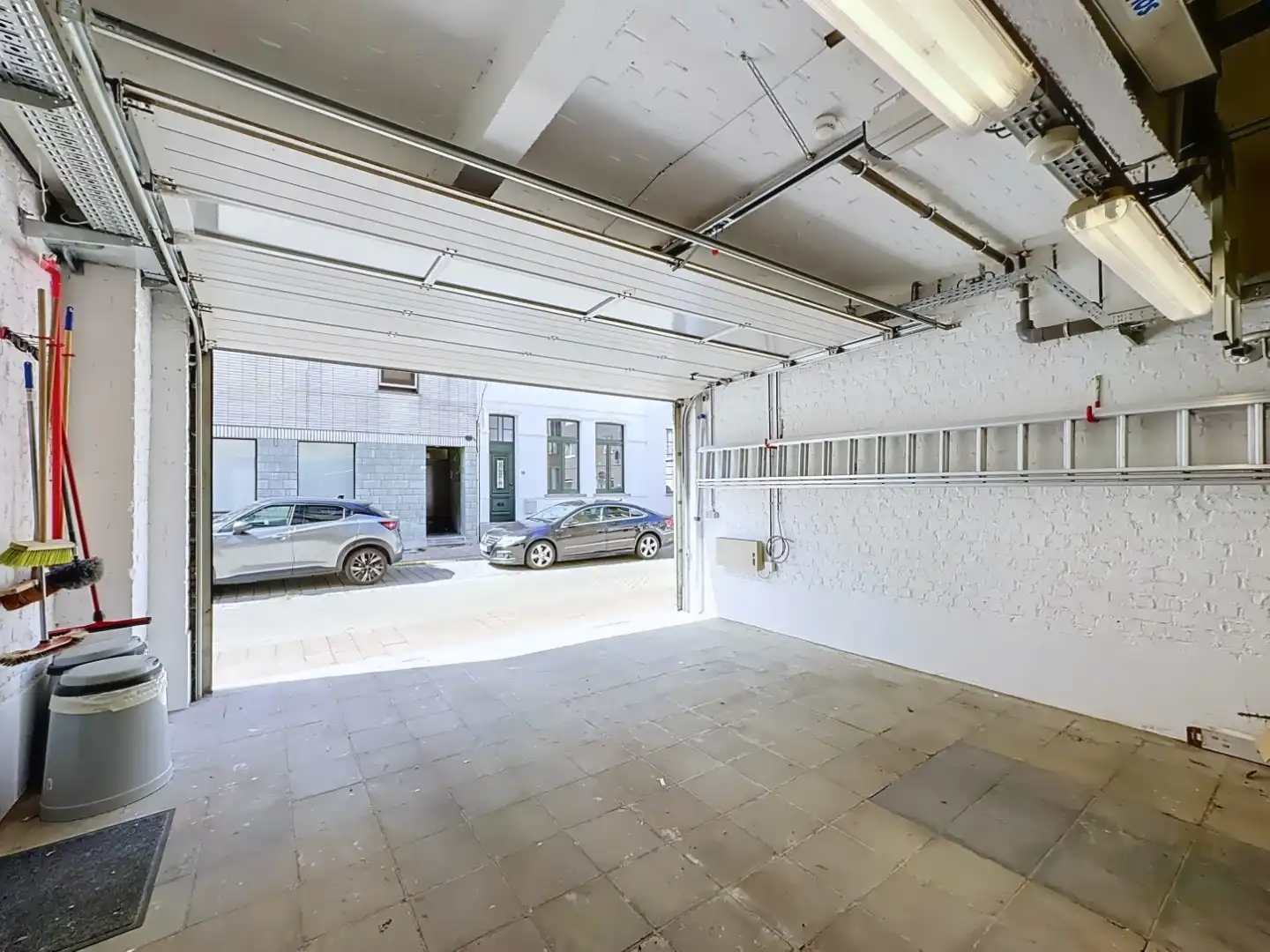 Ruime en centraal gelegen woning met dubbele garage foto 23