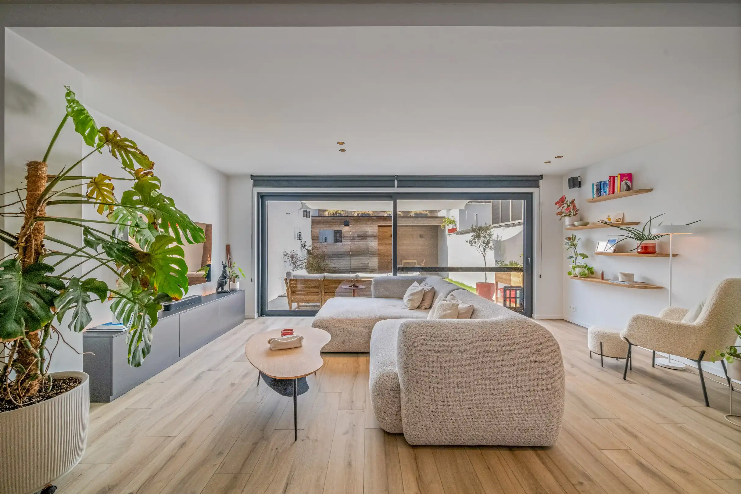 Schitterend gerenoveerd huis te Heist. Garage mogelijk! foto 4