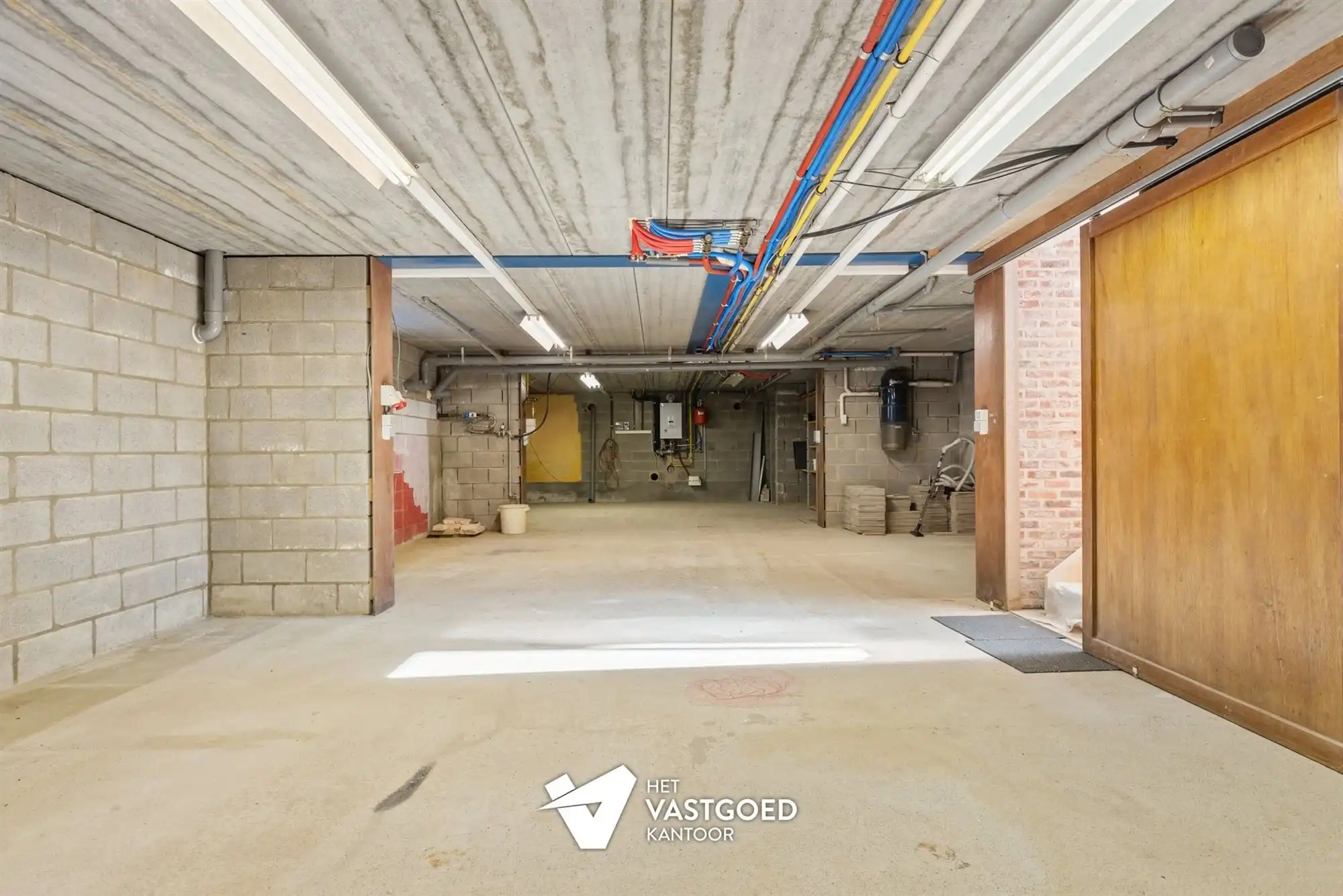 ZEER RUIME WONING MET TAL VAN MOGELIJKHEDEN OP BREED PERCEEL VAN 15 ARE TE KOERSEL foto 34