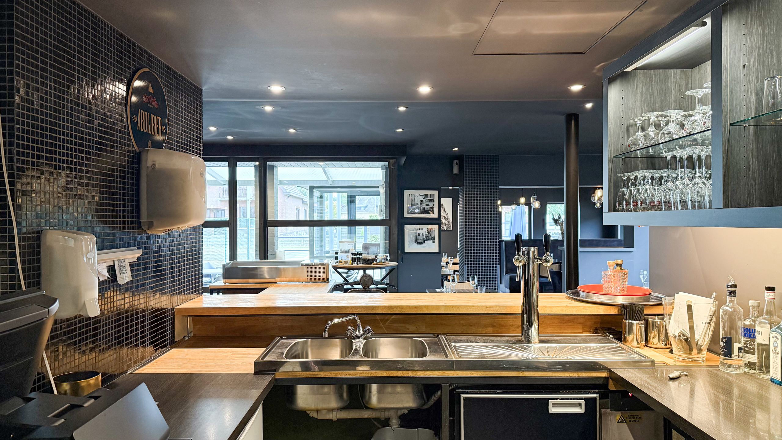 Horecapand met volledige inrichting op goed gelegen locatie! foto 14