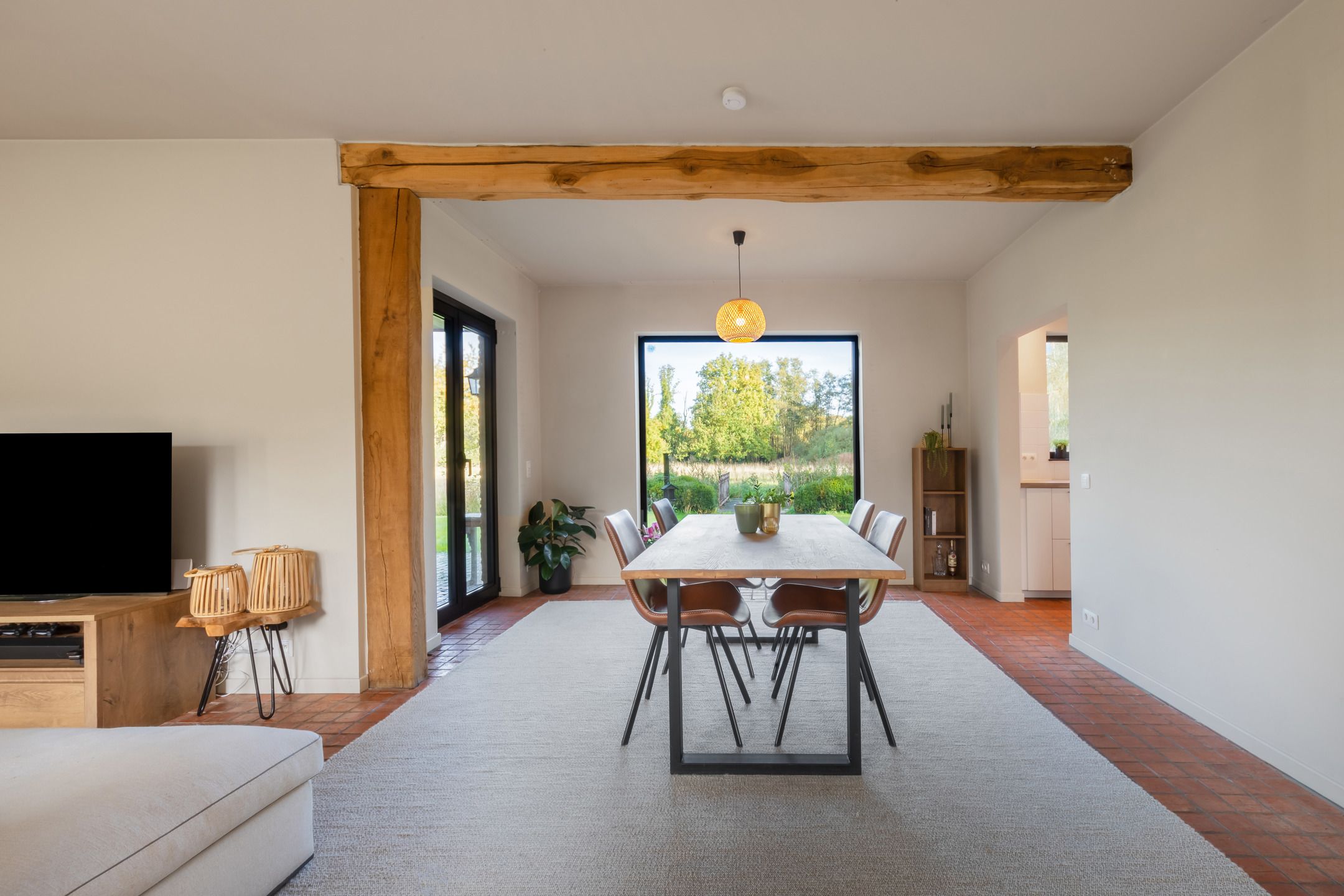 Charmante woning omringd door ca 6000m² aan prachtige natuur foto 6