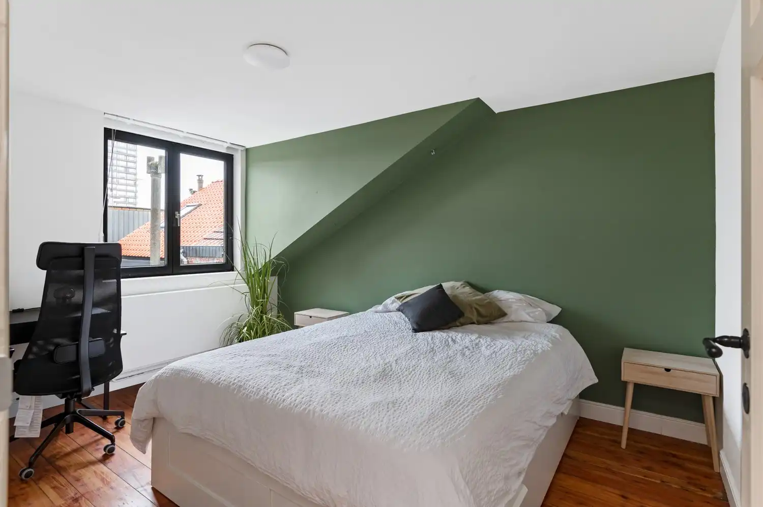 Ruime en instapklare gezinswoning met 4 slaapkamers in Wilrijk foto 12