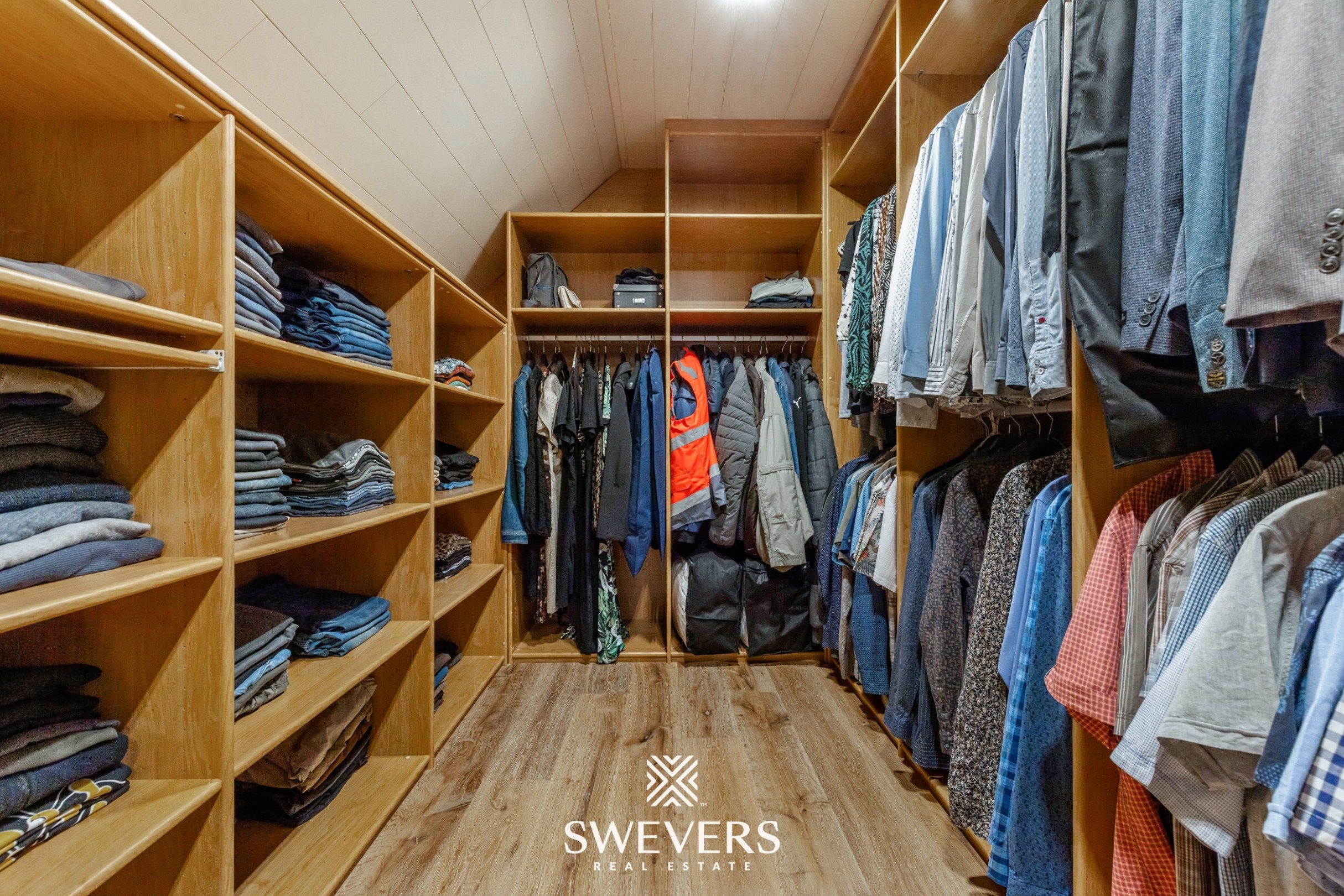 Ruime landelijke woning op 13 are 36 ca in Koersel.  foto 16