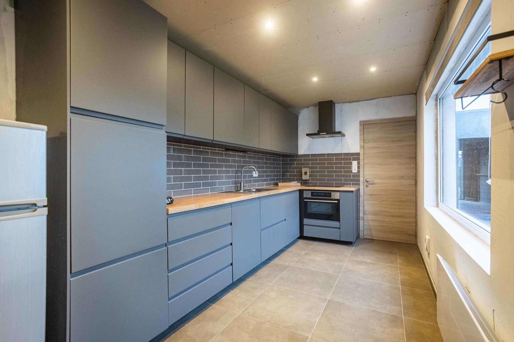 Goed gelegen halfopen bebouwing te Burst foto 5