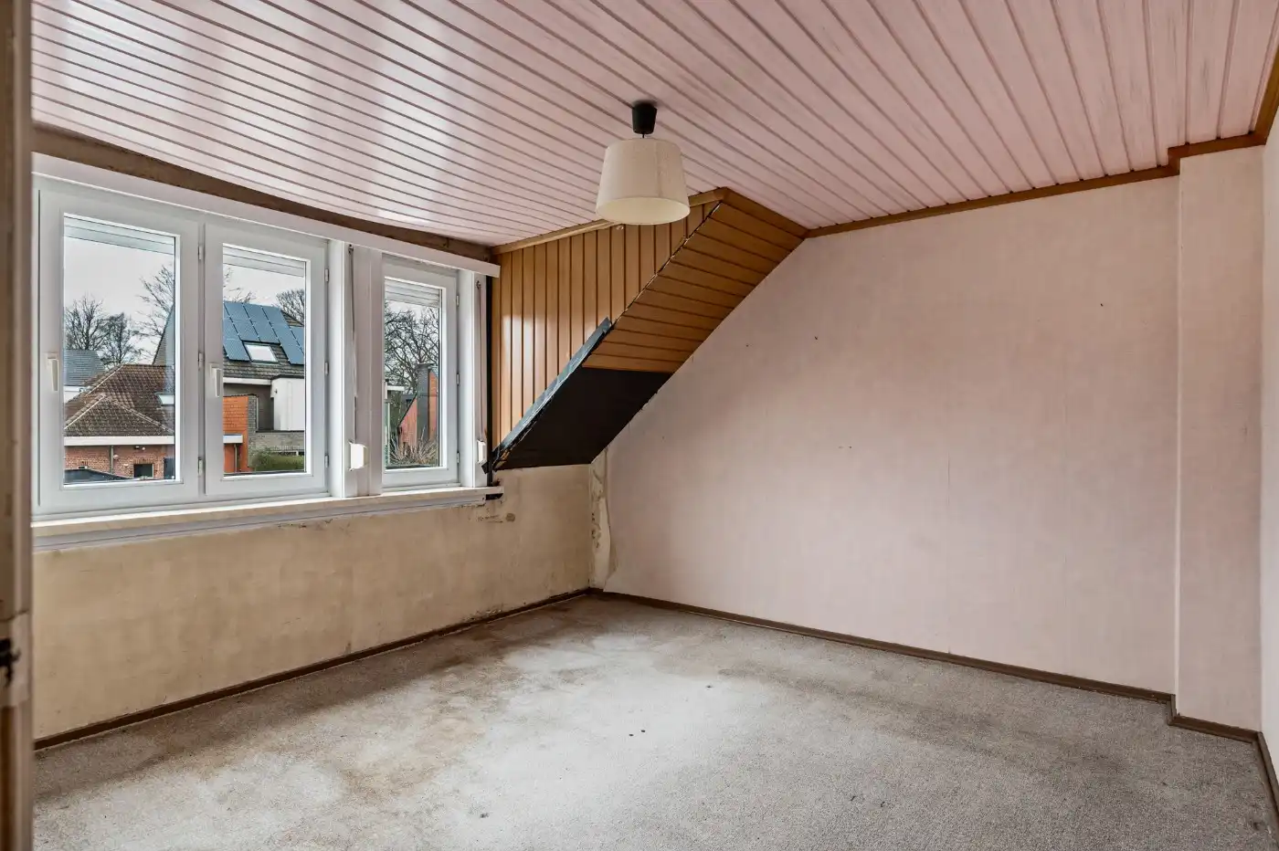 Te renoveren woning met 2 slpk. en tuin foto 16