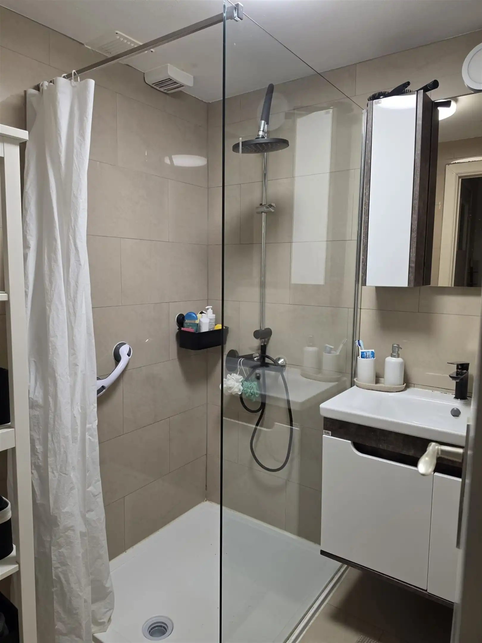 Gelijkvloers appartement met tuin - evt kangoeroewoning. foto 4