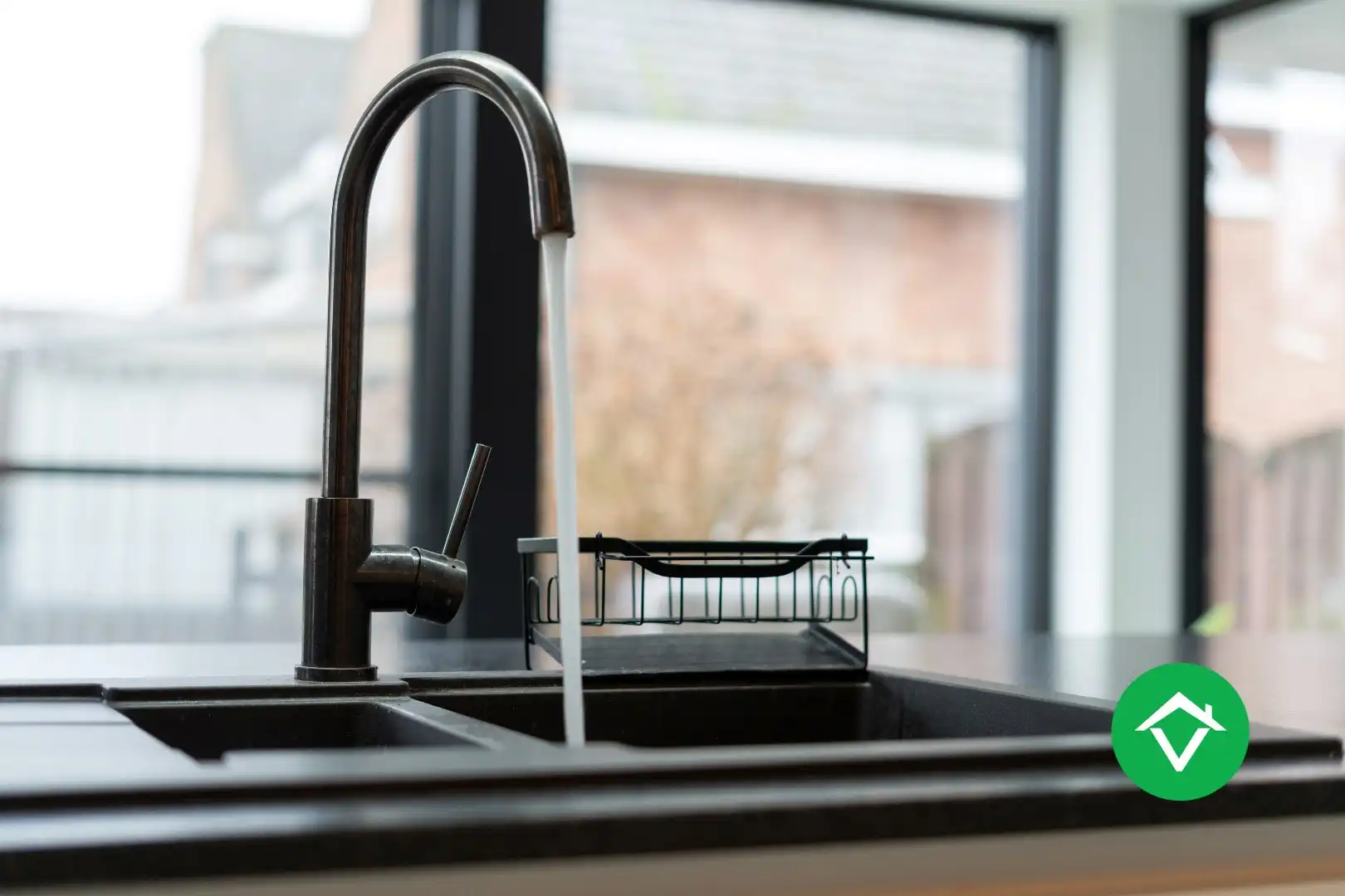 Instapklare gezinswoning met 3 slaapkamers en open veldzicht in Koekelare foto 12