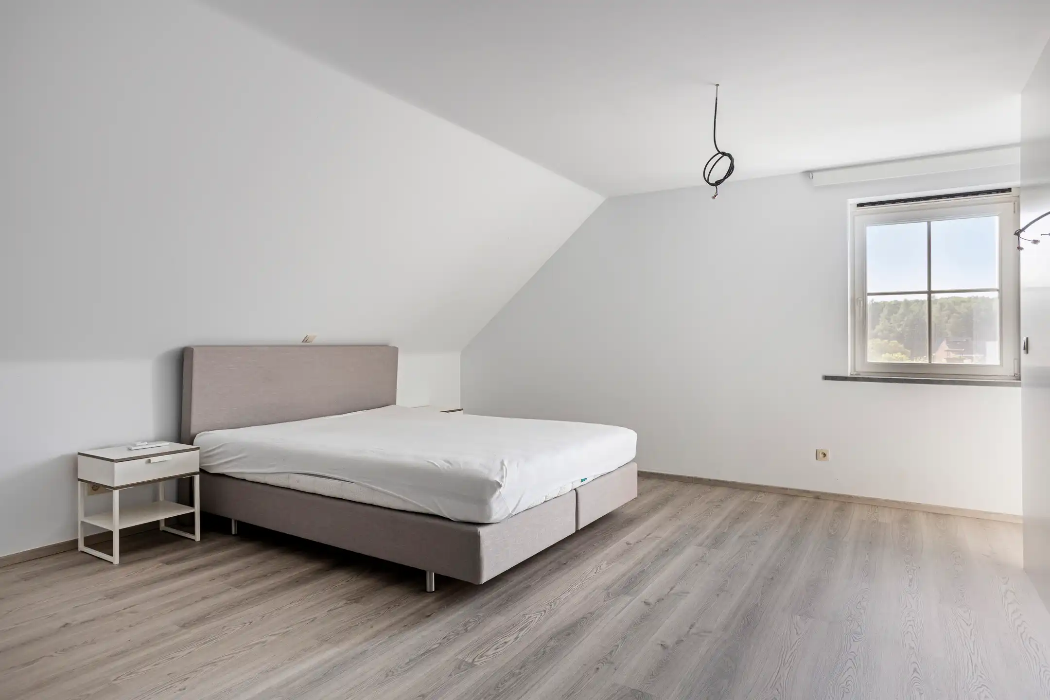 BEN woning met 4 slaapkamers, tuin & garage op toplocatie foto 9