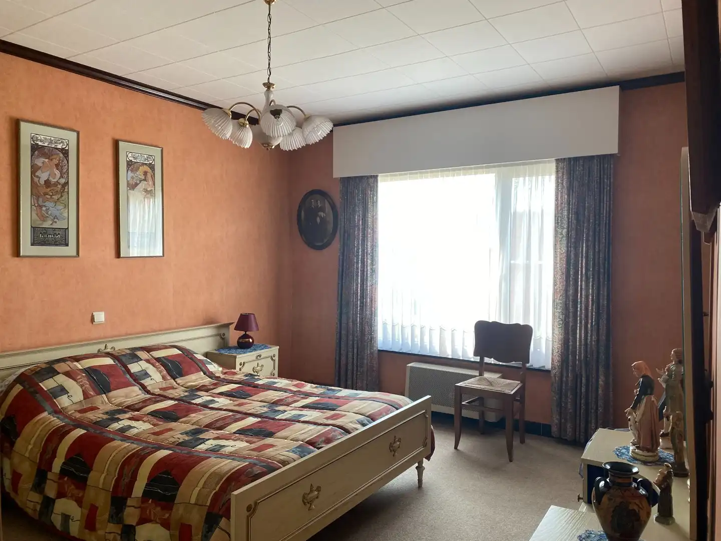 Authentieke bungalow met inpandige garage en grote tuin foto 8