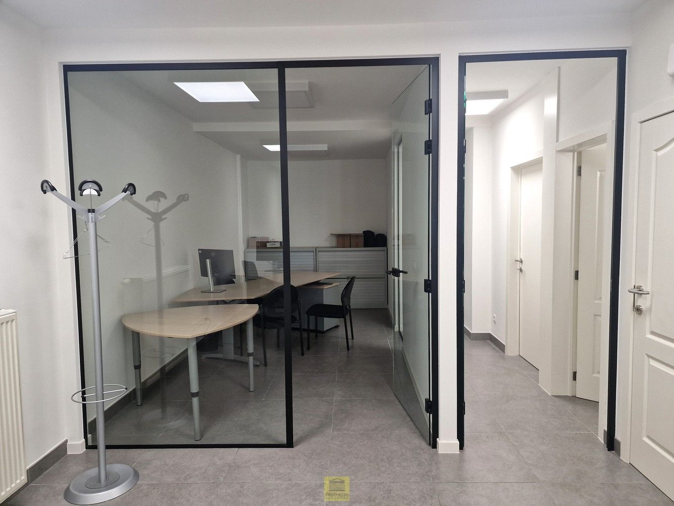 Instapklaar handelspand te huur in het bruisende centrum van Ninove foto 5