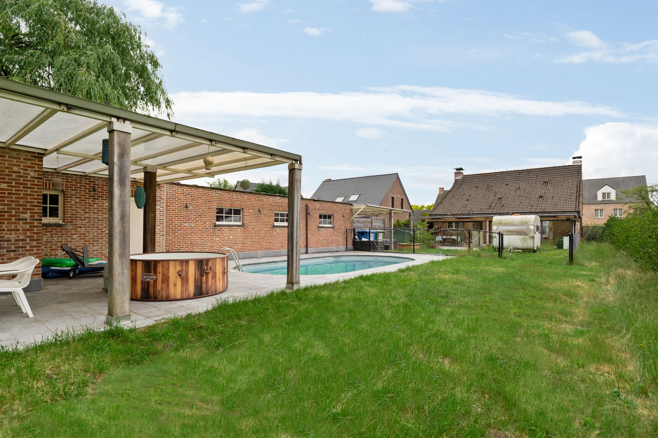 Uitstekend gelegen villa foto 2