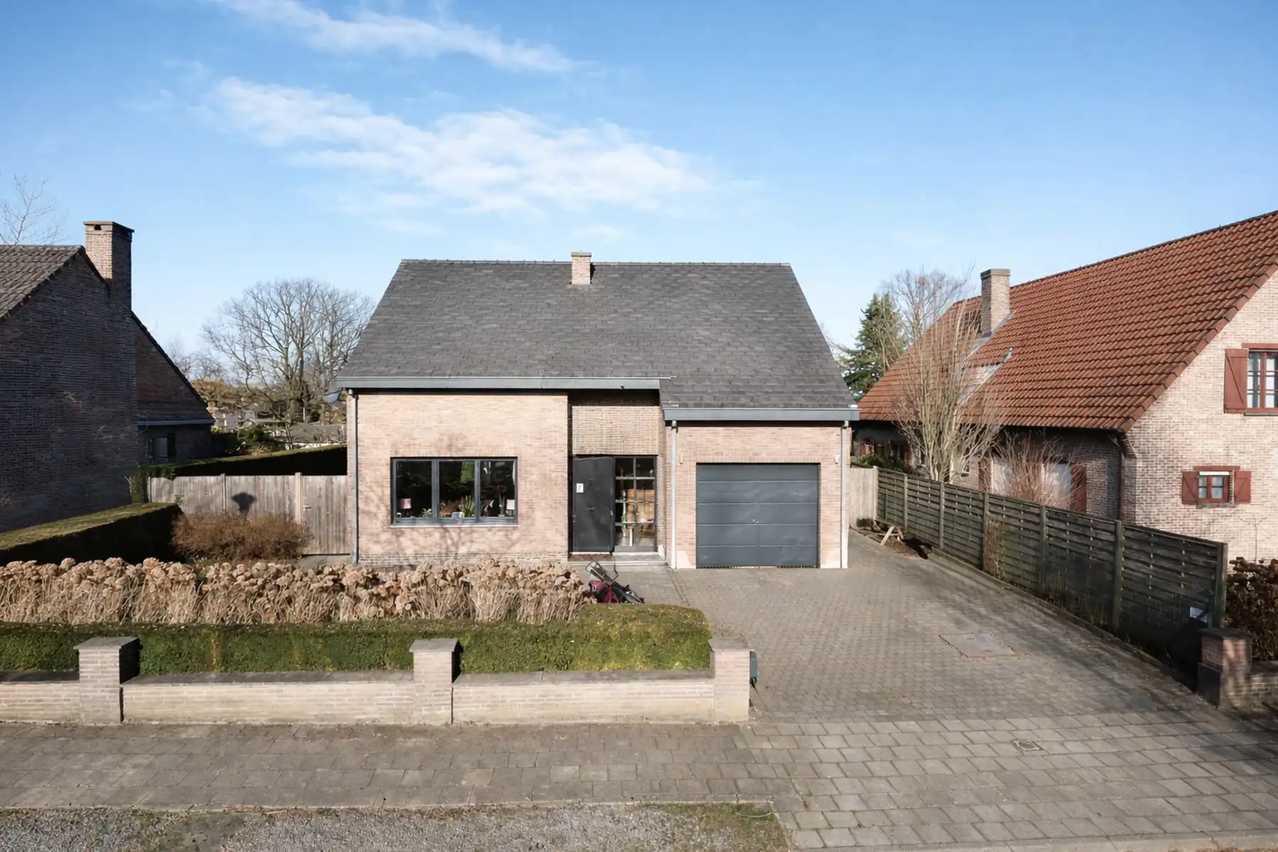 Villa te koop foto {{pictureIndex}}