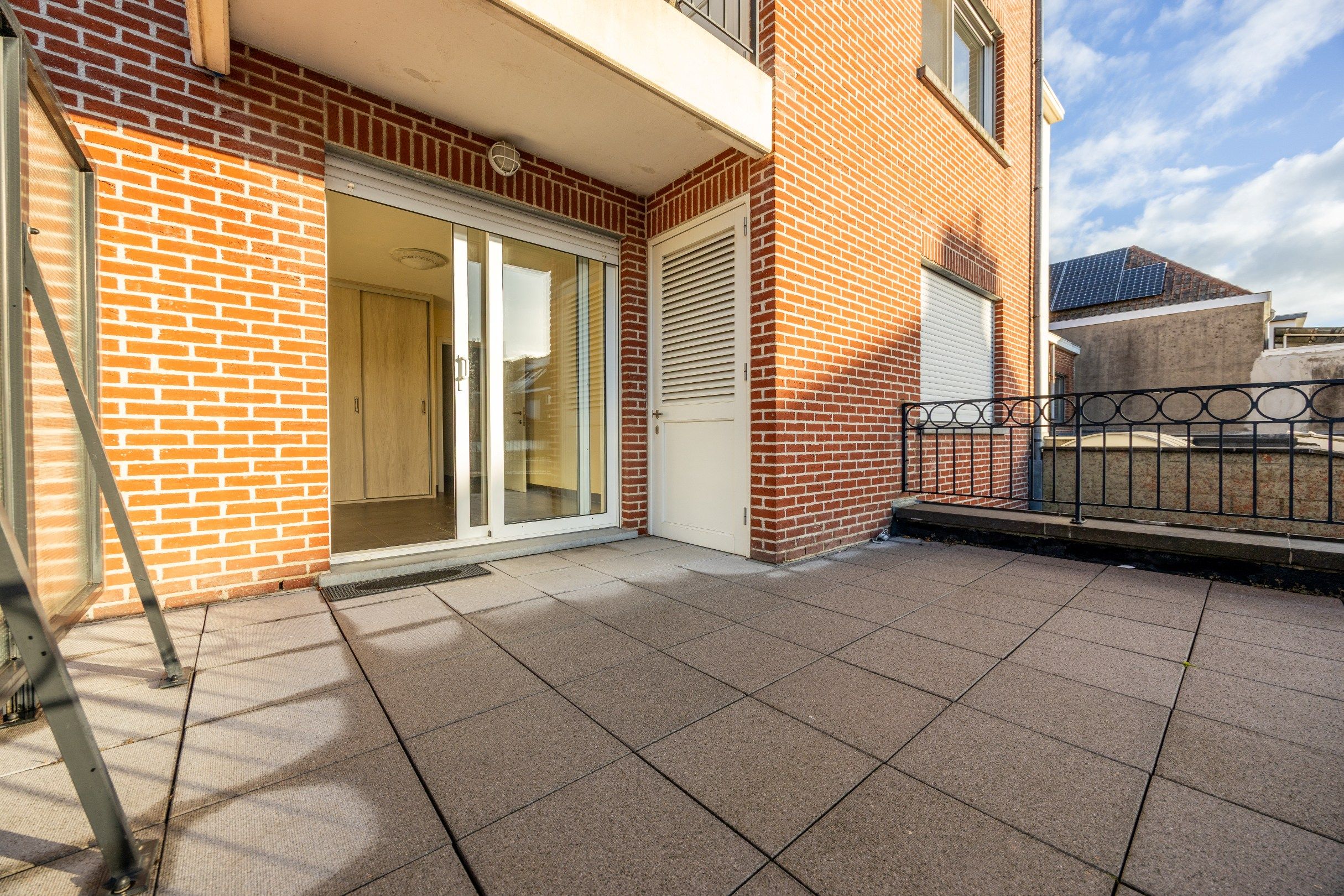 INSTAPKLAAR APPARTEMENT MET ZONNIG TERRAS foto 8