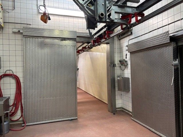 Gelijkvloerse koel- en handelsruimtes met laad- en loskade foto 23