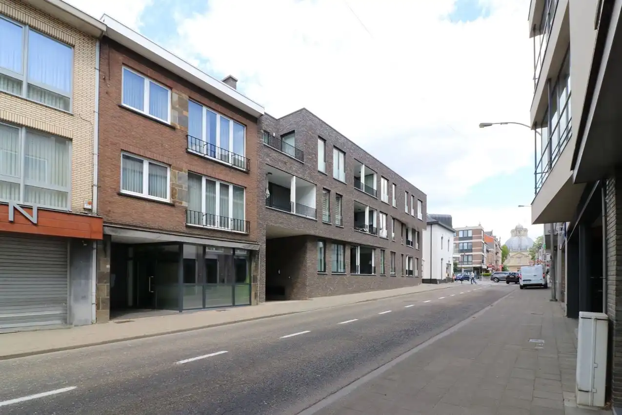 Gelijkvloers app. met tuin te midden van centrum foto 20