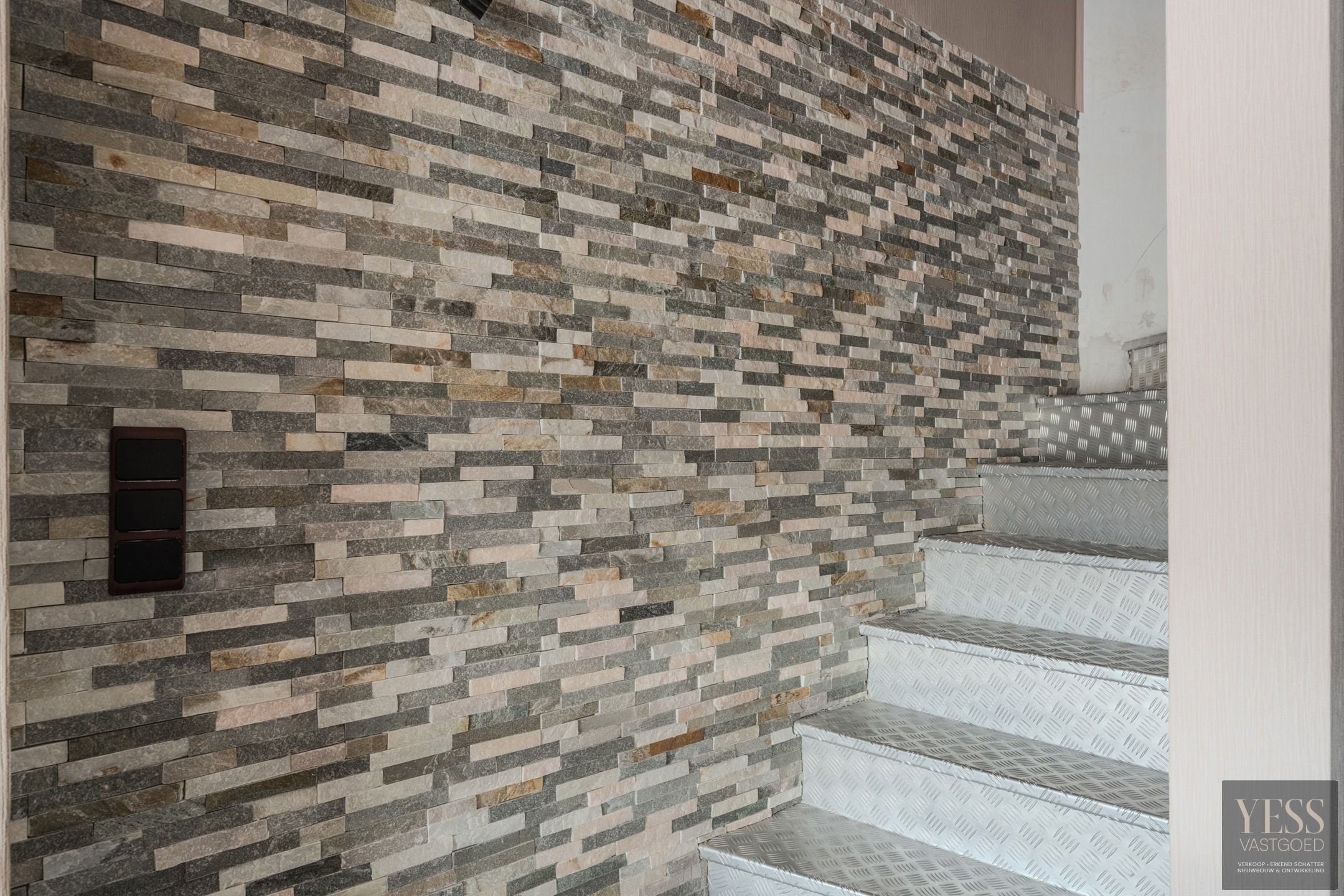 Uniek pand 236m2 bewoonbaar + atelier/winkel/opslag 475m2! foto 13