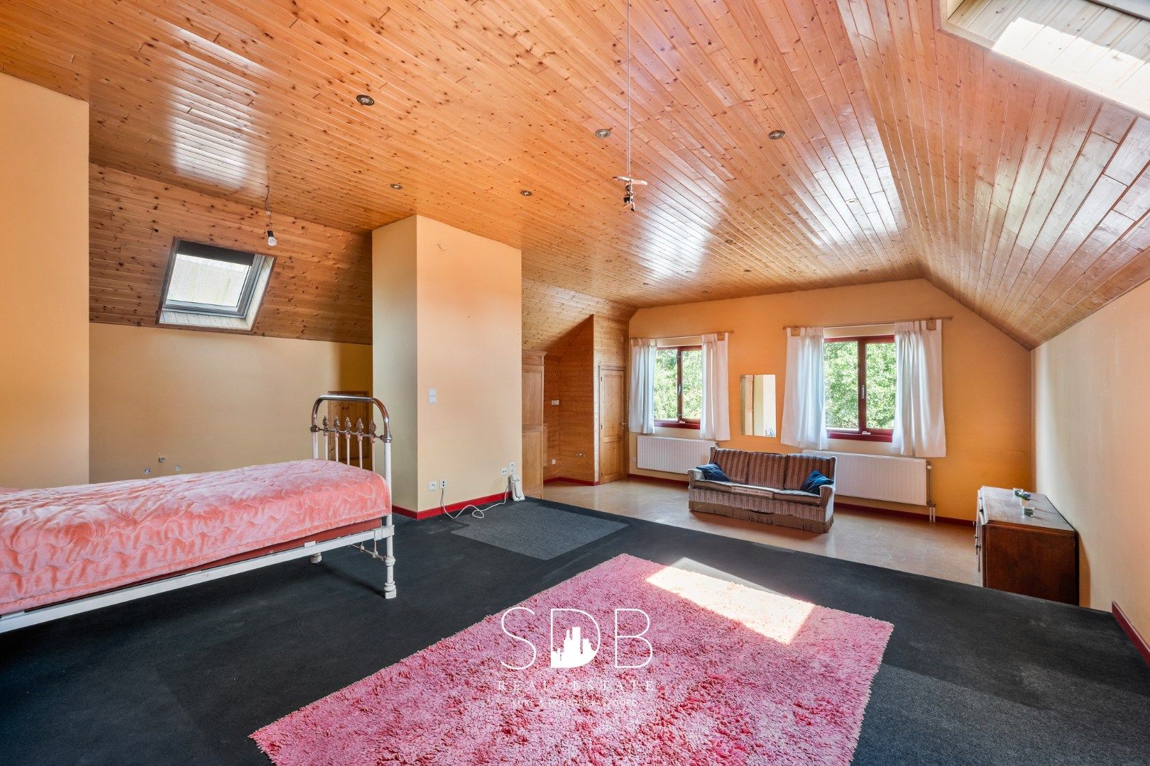 Hedendaagse villa met gezinstuin en graslanden op 7.496m² foto 25