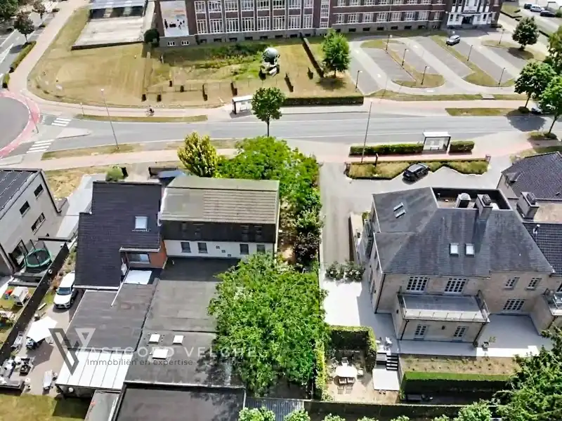 Ruime gezinswoning met zorgwoning in Genk-Centrum foto 43