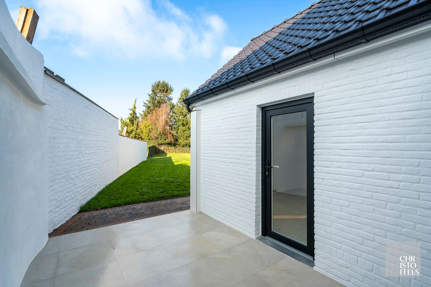 Stijlvol gerenoveerde gezinswoning met tuin op ideale locatie!  foto 6