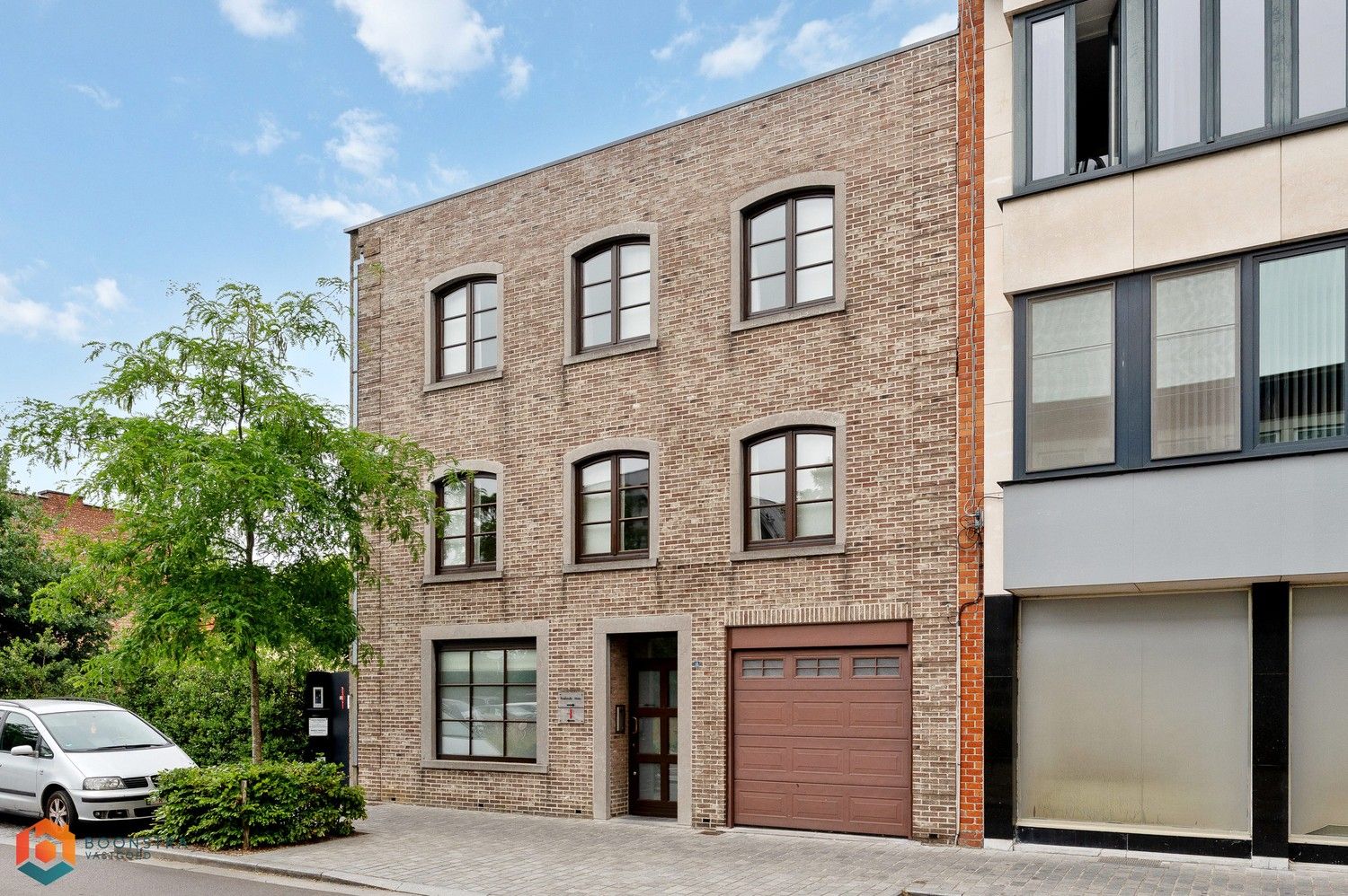 Ruime woning met dubbele praktijkruimte te Boom foto {{pictureIndex}}