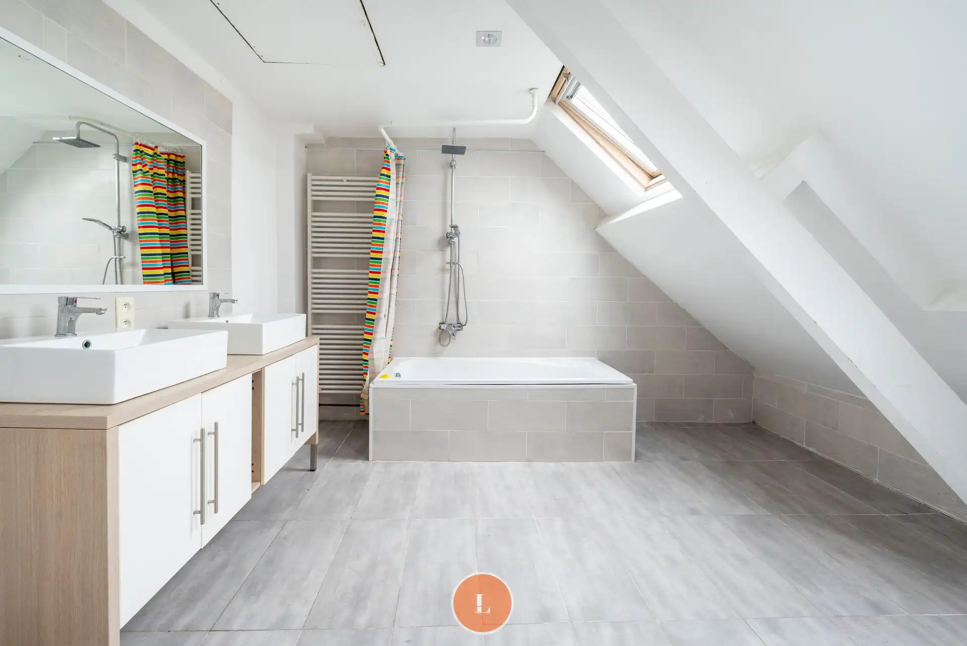 Handelshuis te koop in centrum Izegem foto 10