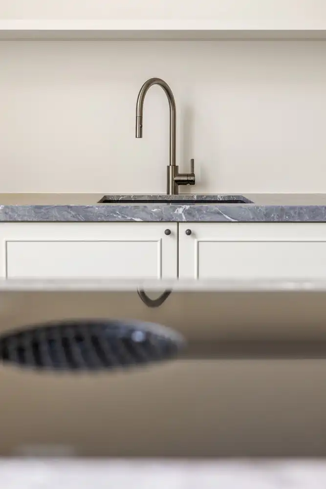 Prestigieuze en totaalgerenoveerde herenwoning (EPC B!) in eclectische stijl met zalige stadstuin op toplocatie aan de Jan Van Rijswijcklaan foto 11