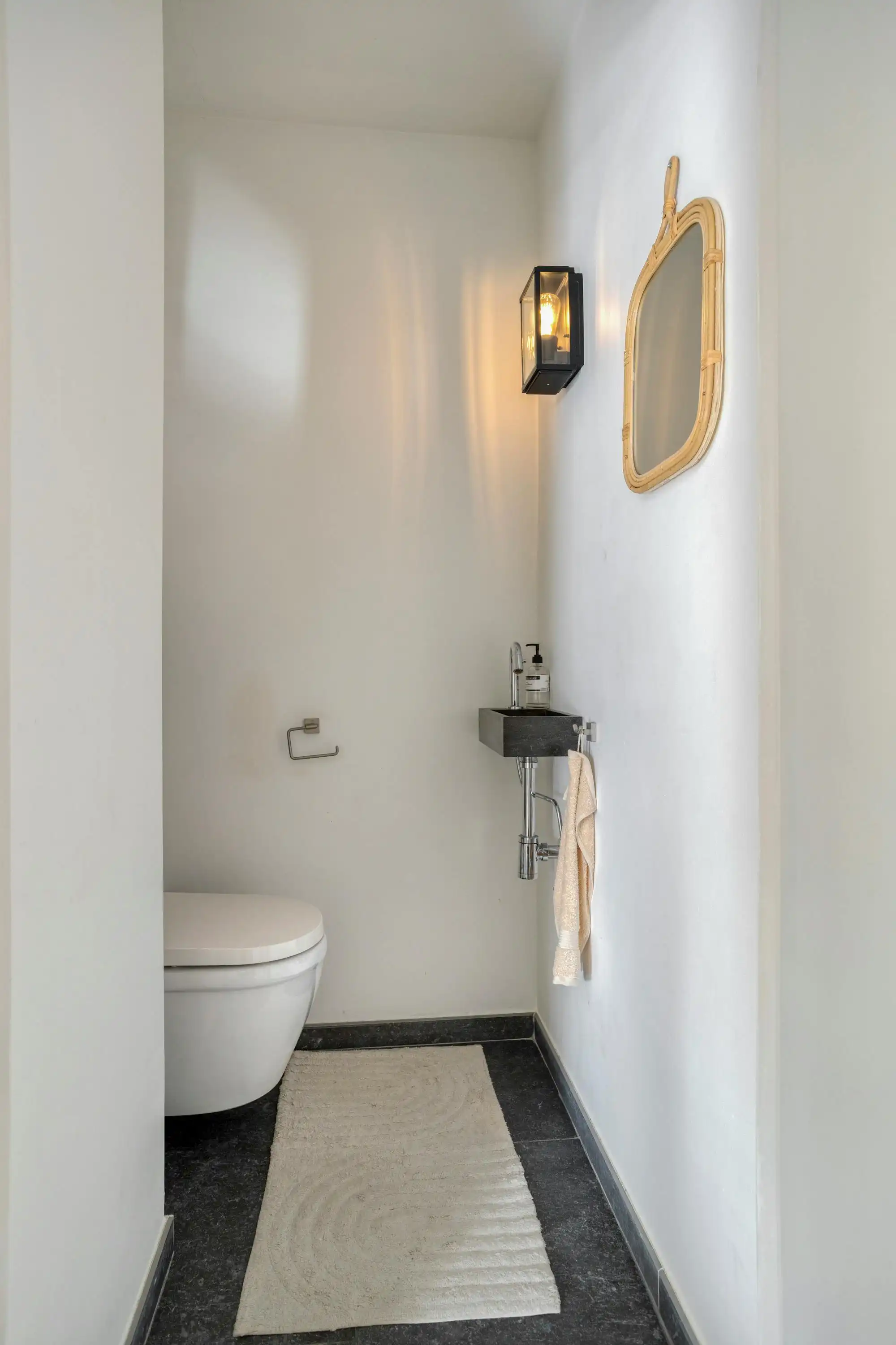 Ruime mooie woning met mogelijkheid tot handel (kapsalon) foto 17