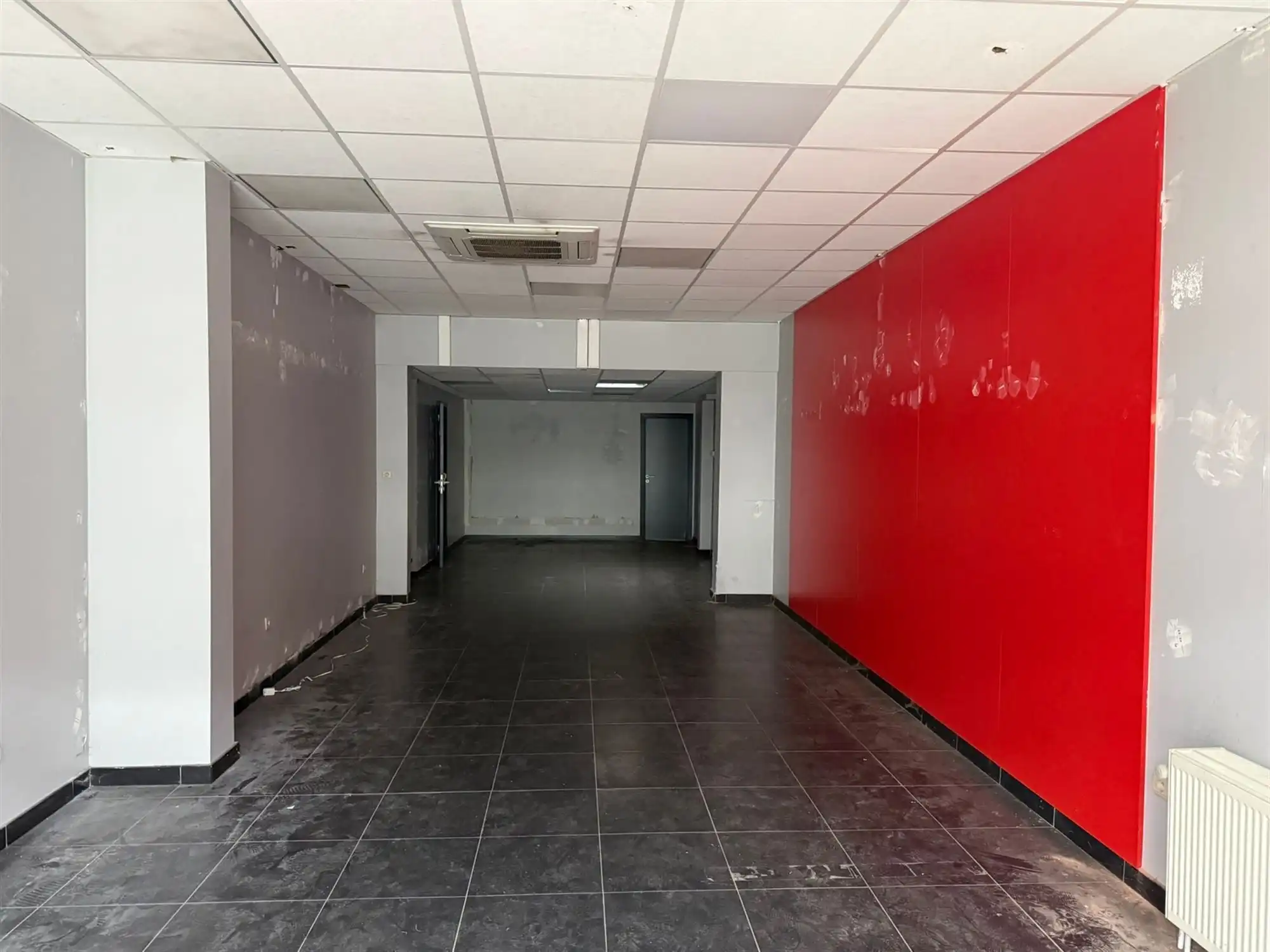 Commercieel handelsgelijkvloers in hartje Wilrijk! foto 2
