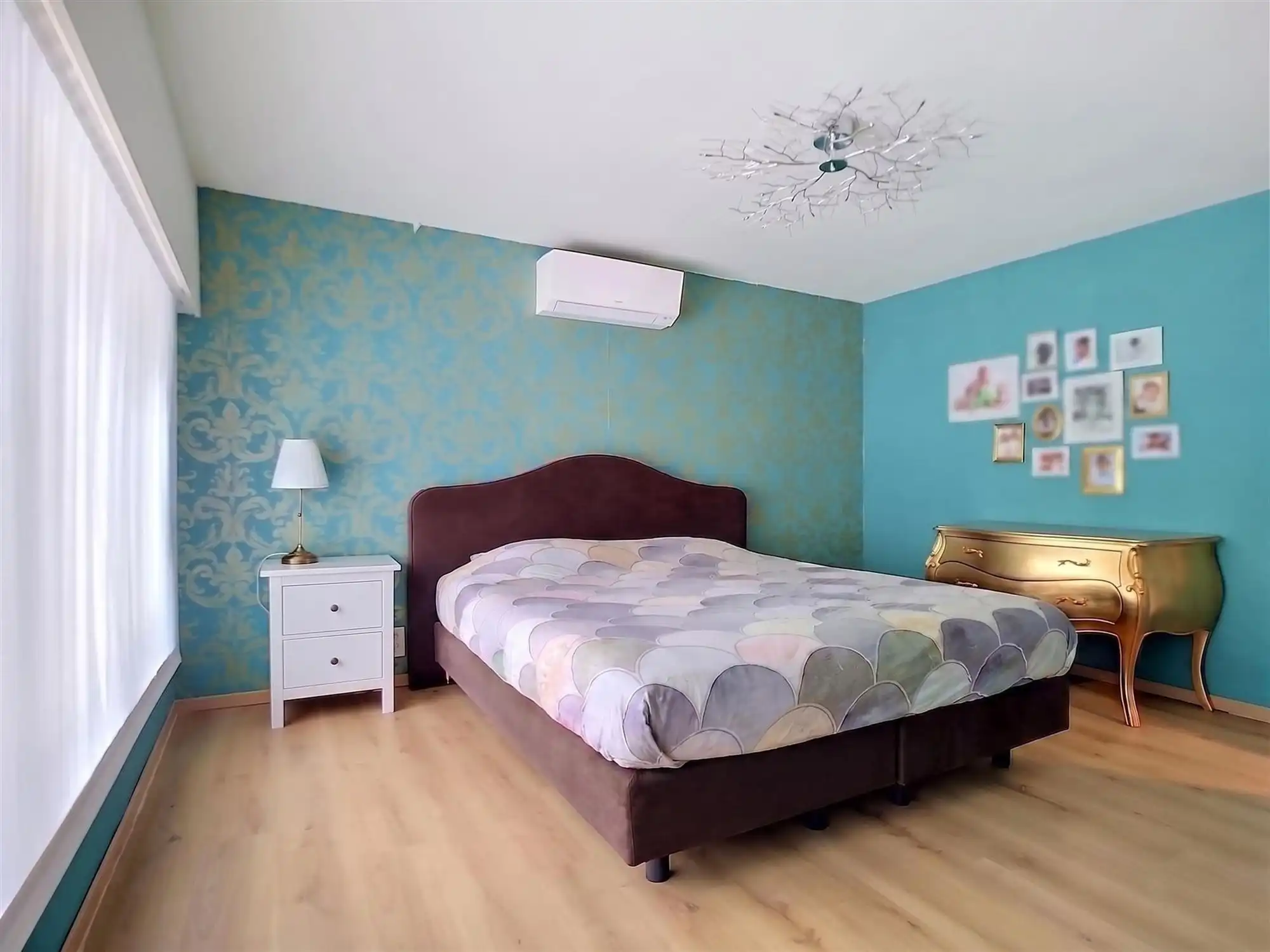 Ruime gerenoveerde gezinswoning met 4 slaapkamers foto 13