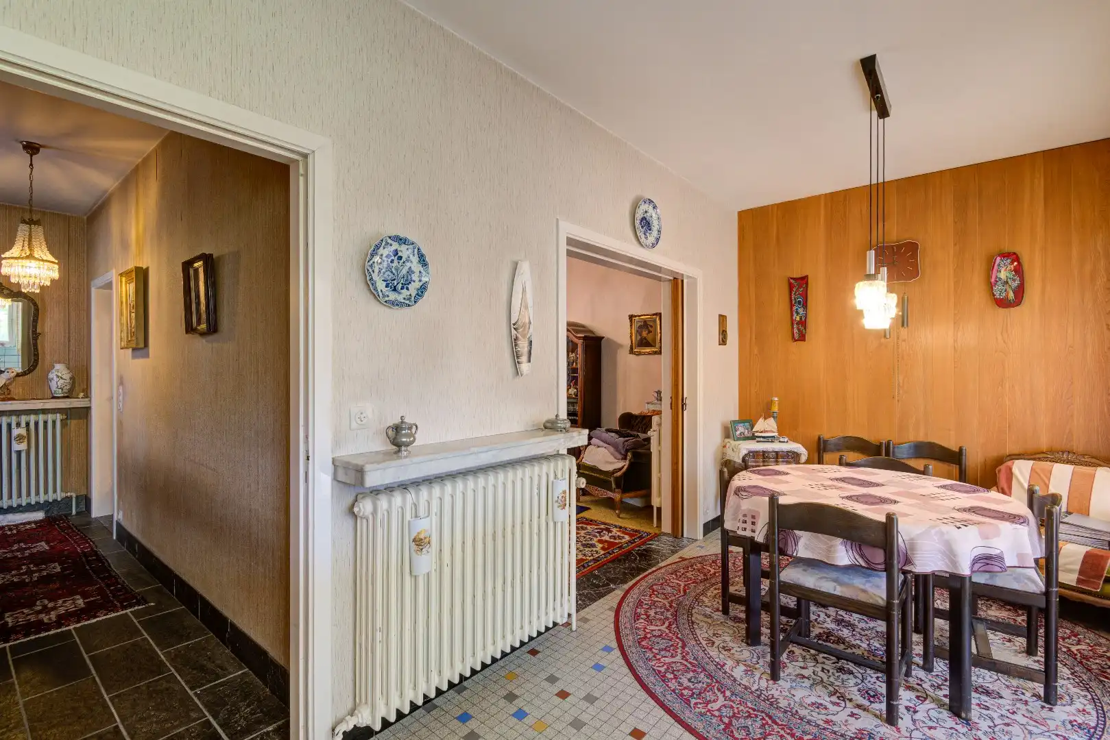 Ruim halfopen woning, 5 slaapkamers en grote tuin foto 7