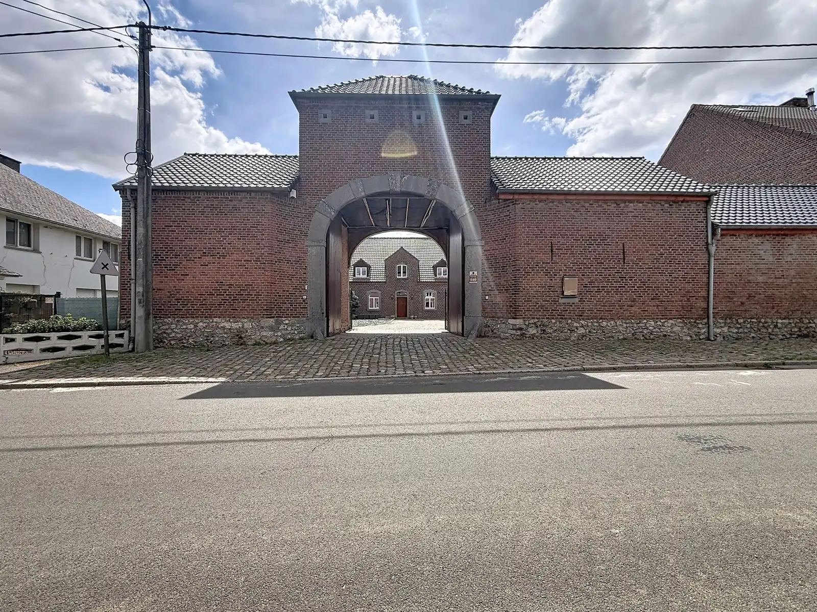 Hoofdfoto van de publicatie: Villa met orangerie & zwembad - 6  slpks en 3 bdks