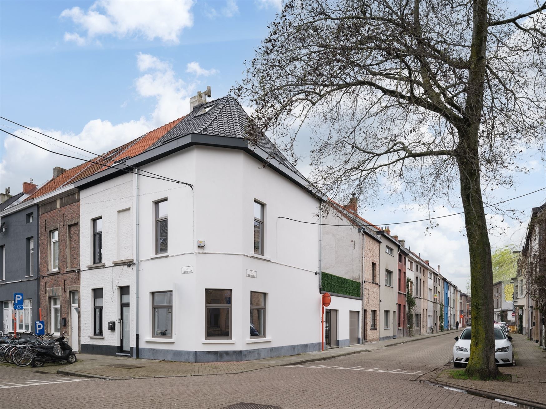 Instapklare hoekwoning met garage foto 17