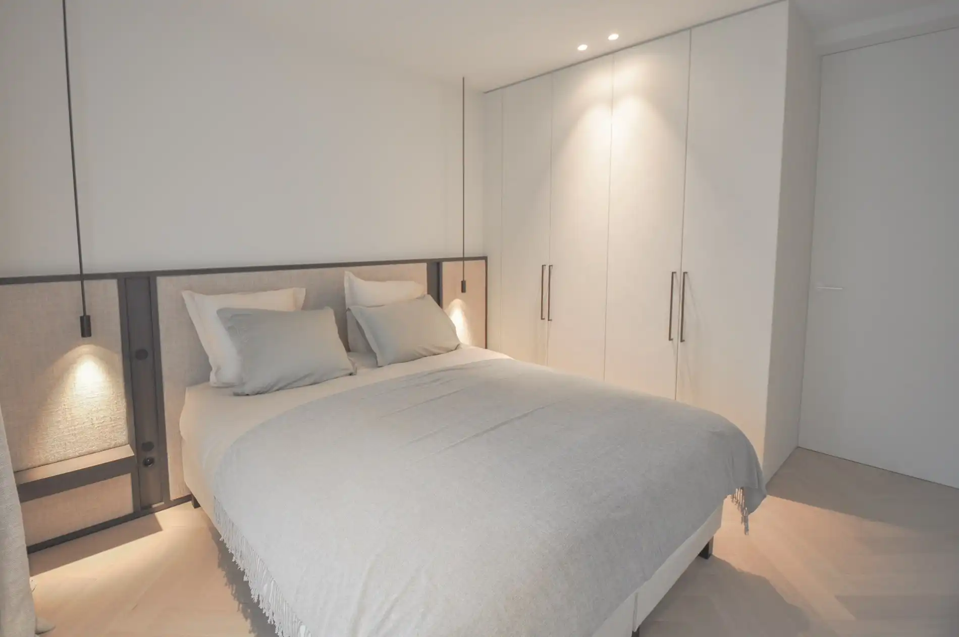 Uitzonderlijk, tijdloos volledig gerenoveerd appartement met een open zicht . foto 33