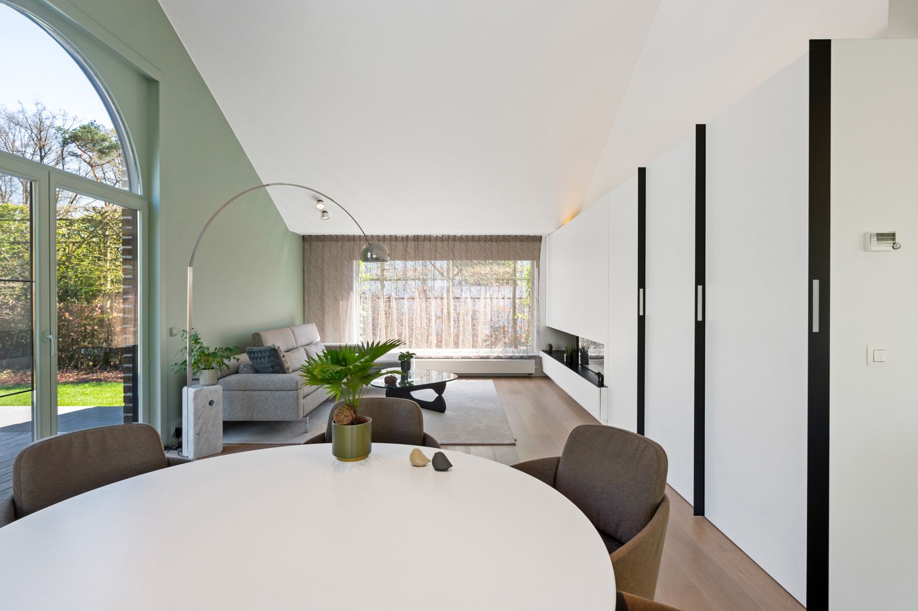 Luxueuze gelijkvloerse villa met zwemvijver op ca. 898 m². foto 6
