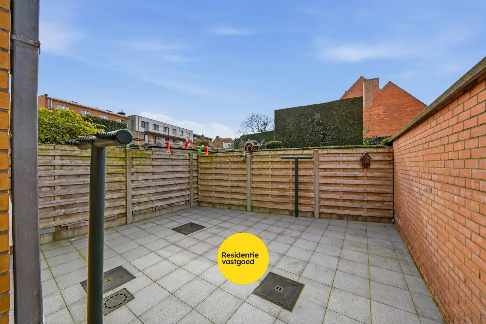 Ruime bel-etage met grote garage en 3 slaapkamers foto 5