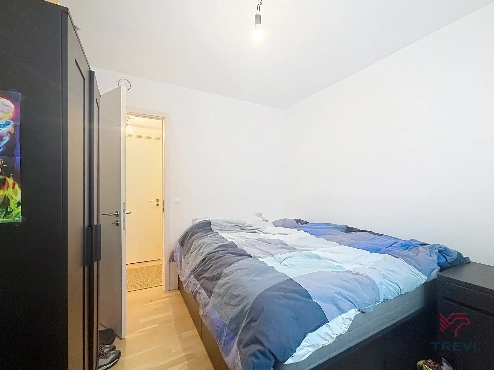 Mooi ongemeubileerd appartement met 3 slaapkamers foto 11