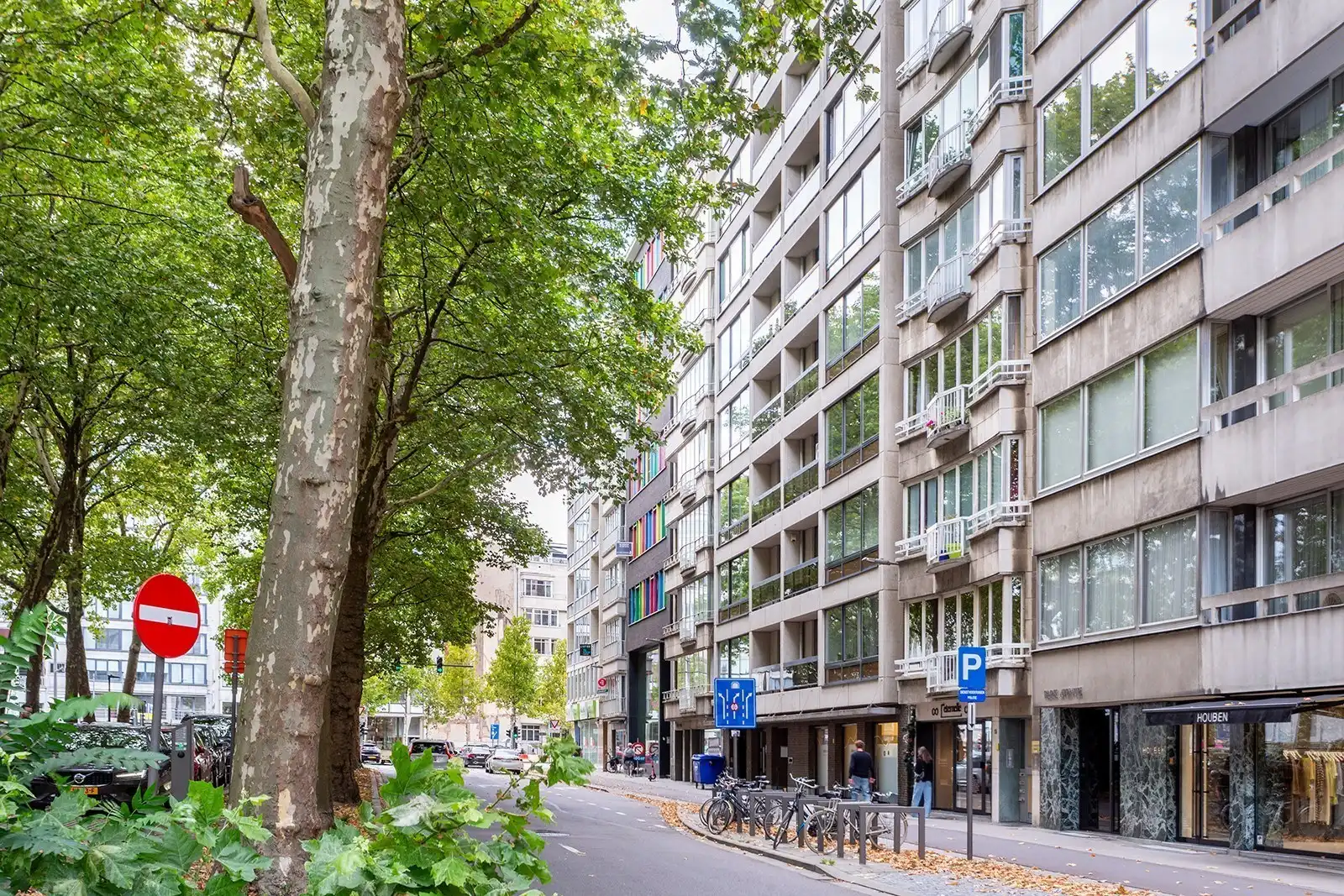 Uiterst ruim vierslaapkamer appartement tussen het Stadspark en de Theaterbuurt!  foto 28