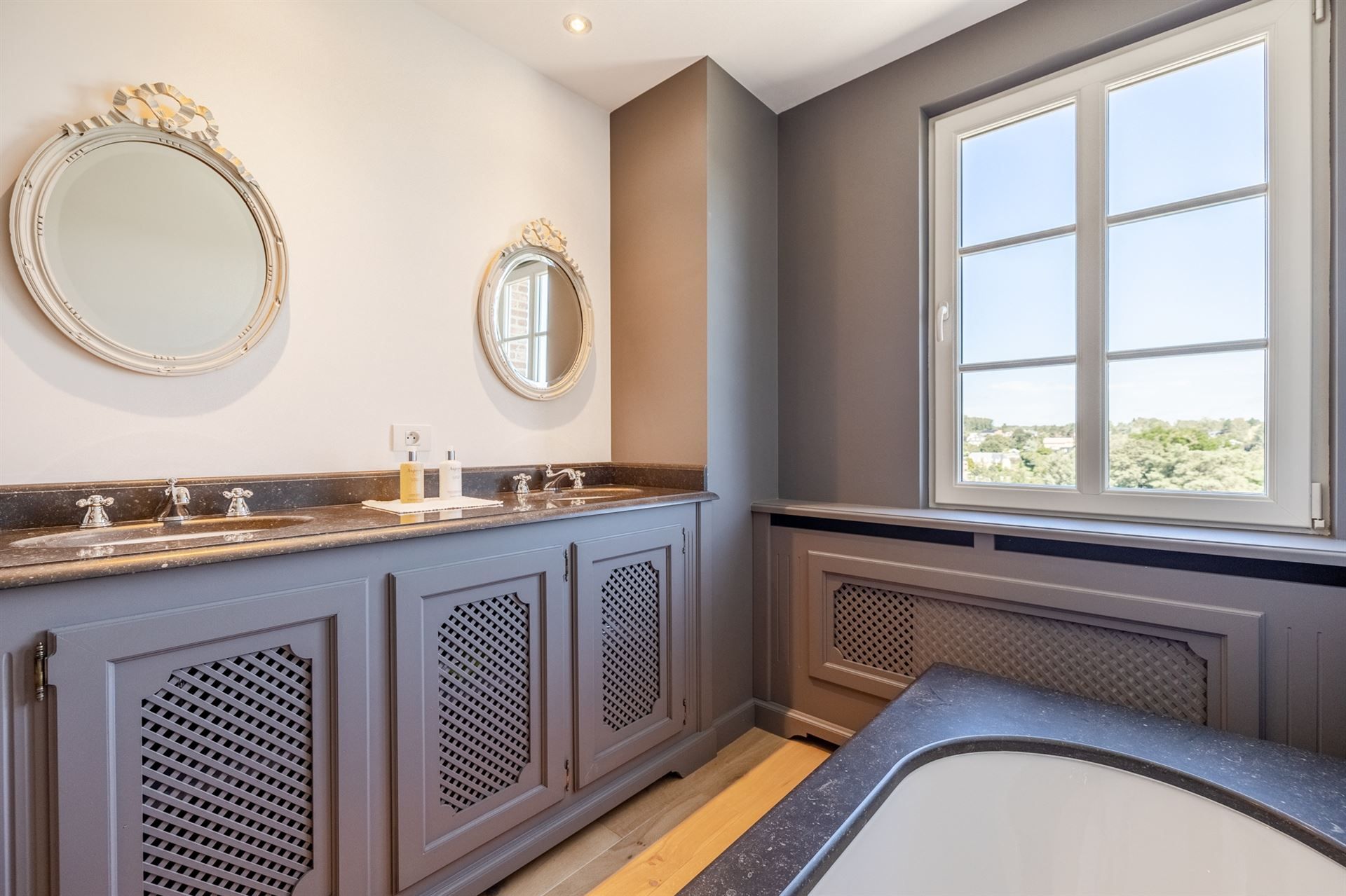 Prachtige, elegante villa op rustige locatie foto 16