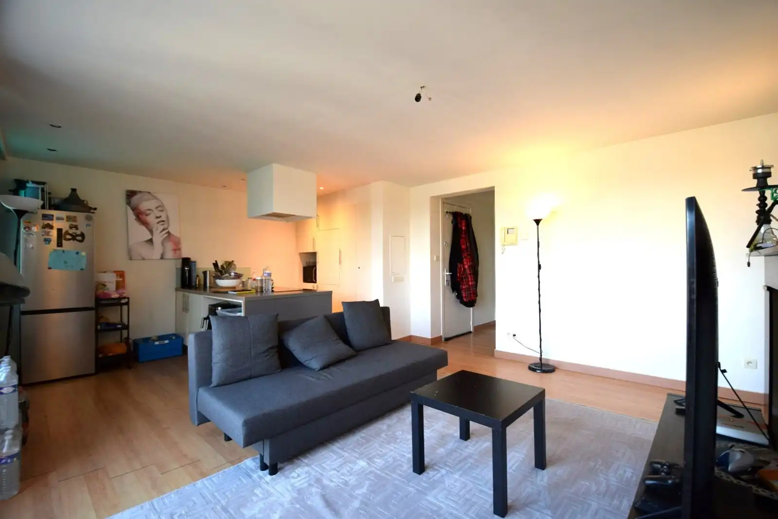 Twee slaapkamer appartement vlak naast het Sint-Pieters station. foto 3