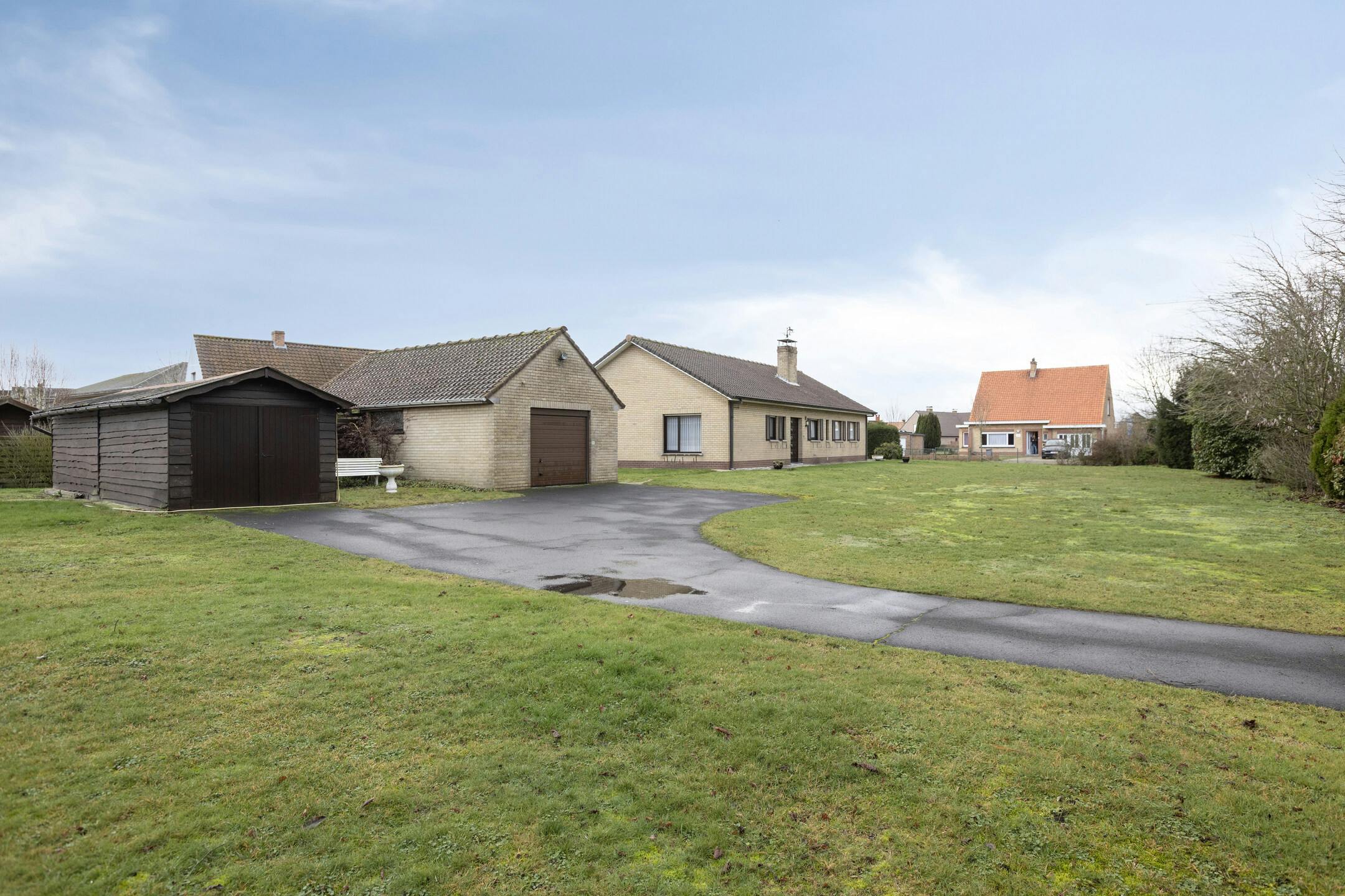 Gelijkvloerse villa op een perceel van maar liefst 2 342m² foto 21