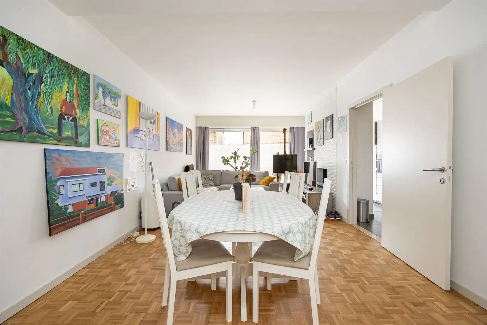 Opbrengsteigendom met 5 appartementen en garages foto 7